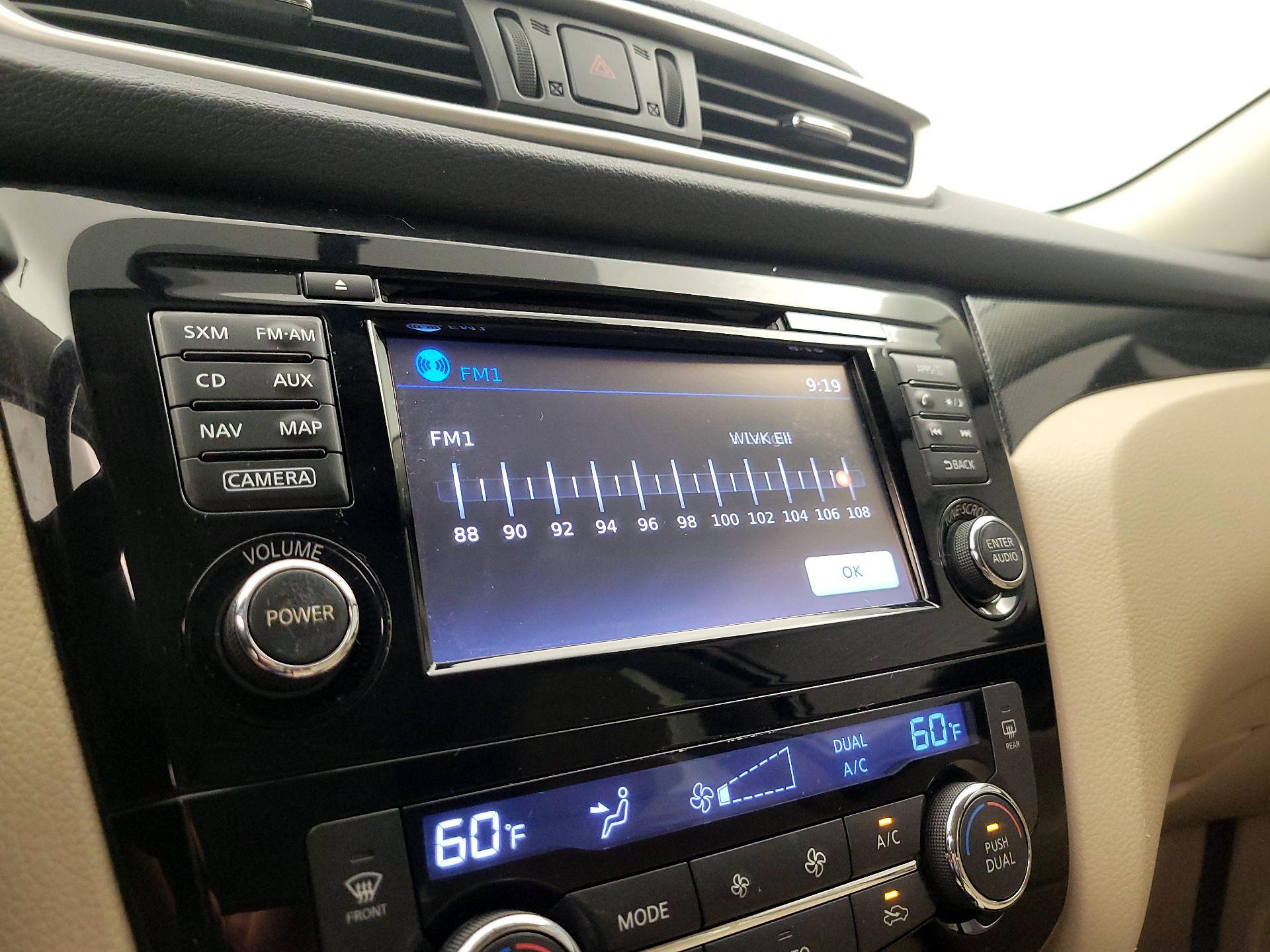 Thumbnail: 2016 Nissan Rogue - 16