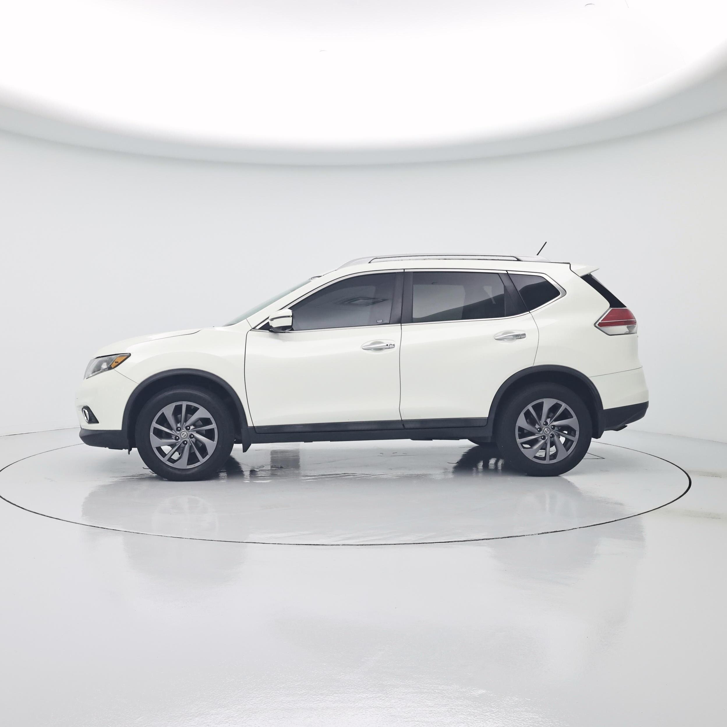 Thumbnail: 2016 Nissan Rogue - 3