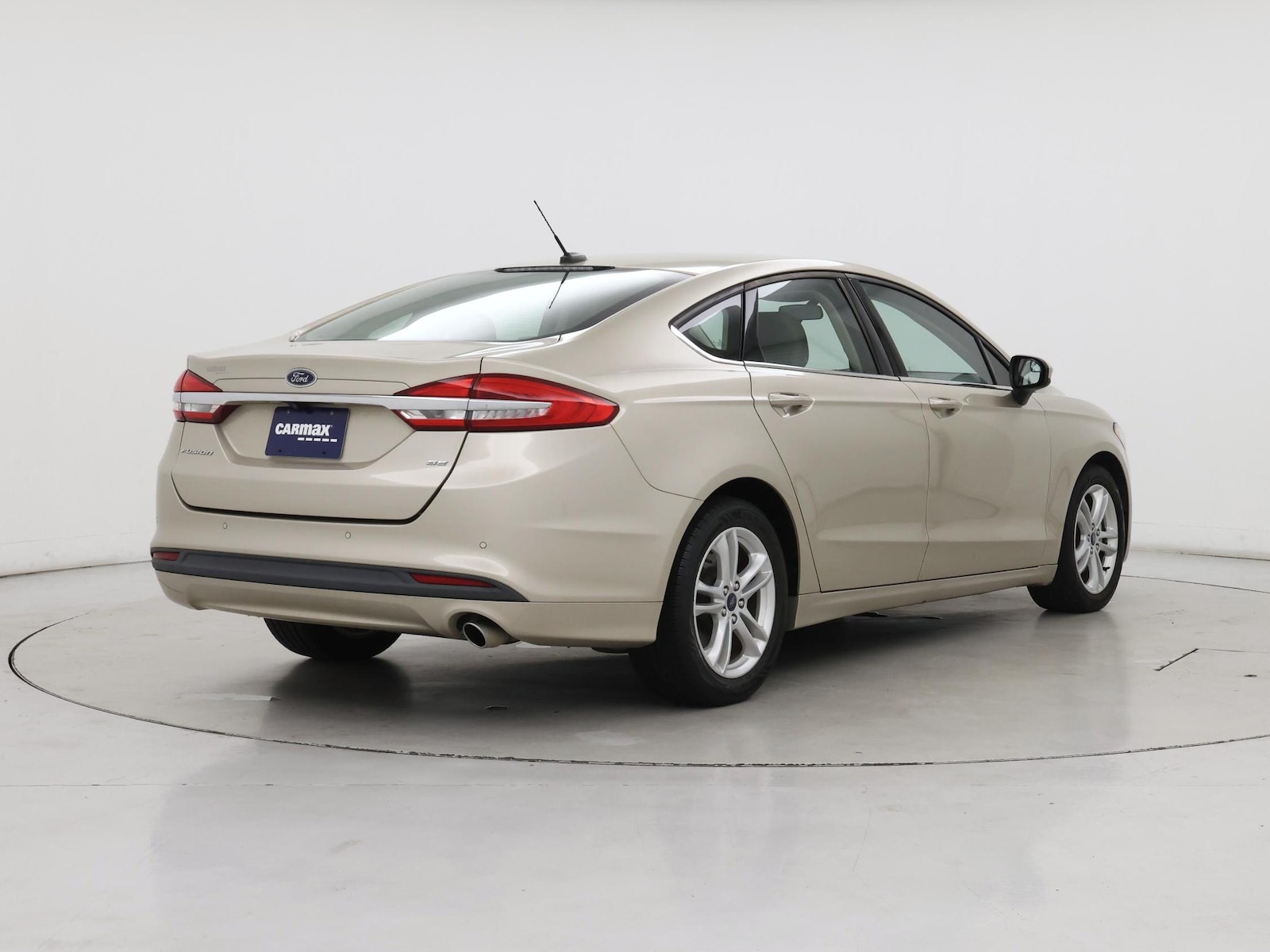 2018 Ford Fusion SE - Photo 9