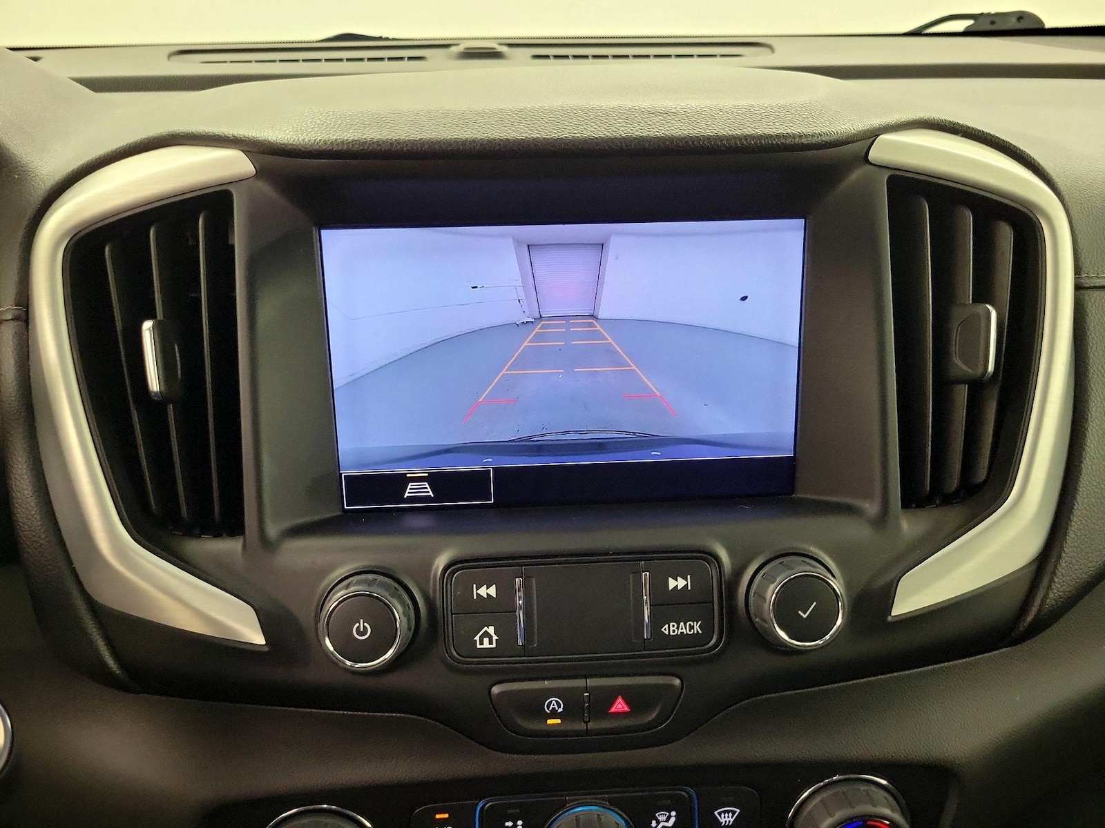 2023 GMC Terrain SLT - Photo 16