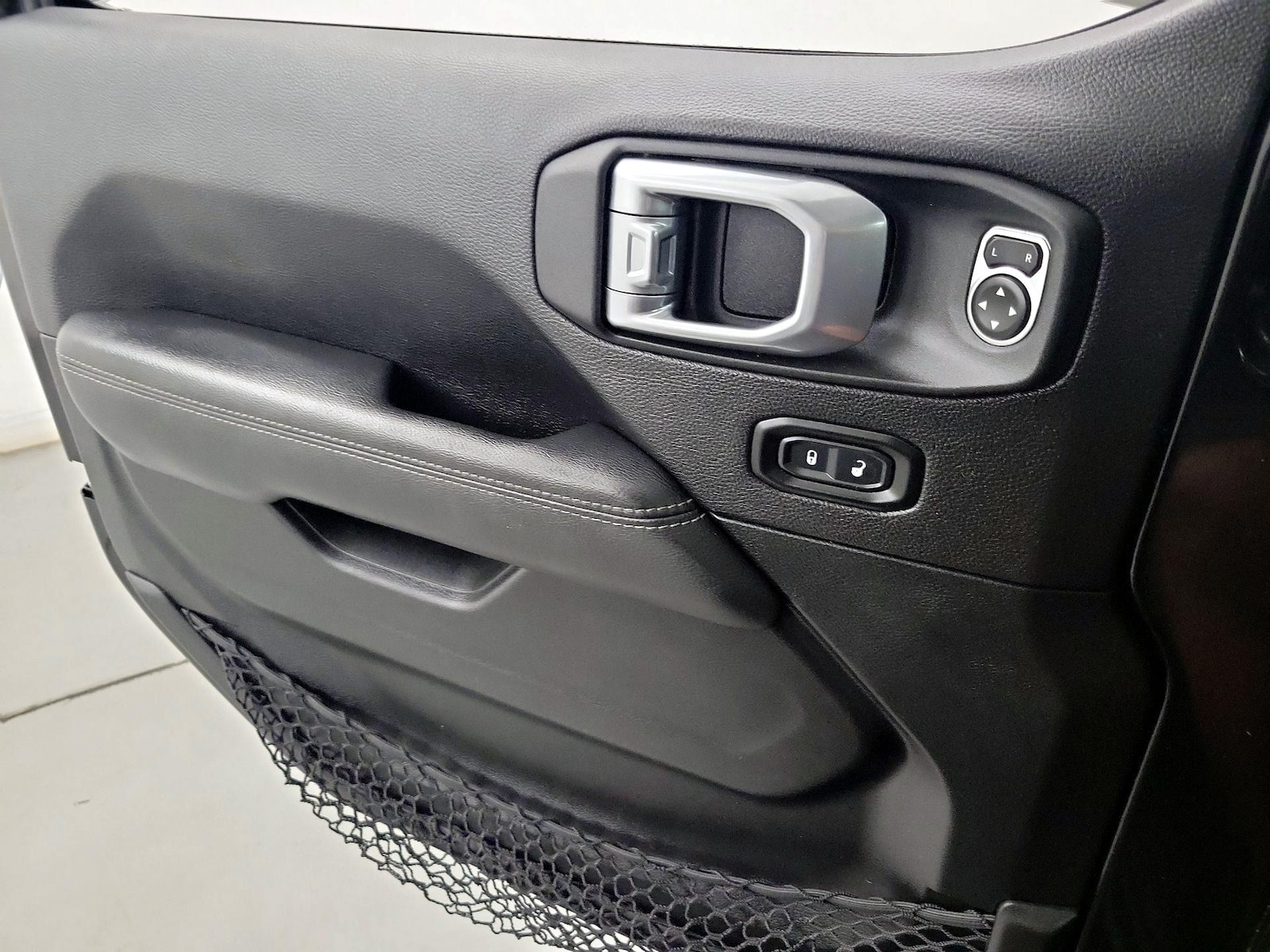 2022 Jeep Wrangler Unlimited Sahara 4XE - Photo 13