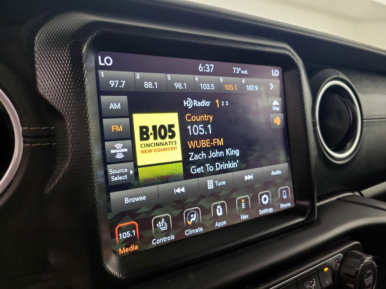 2022 Jeep Wrangler Unlimited Sahara 4XE - Photo 17