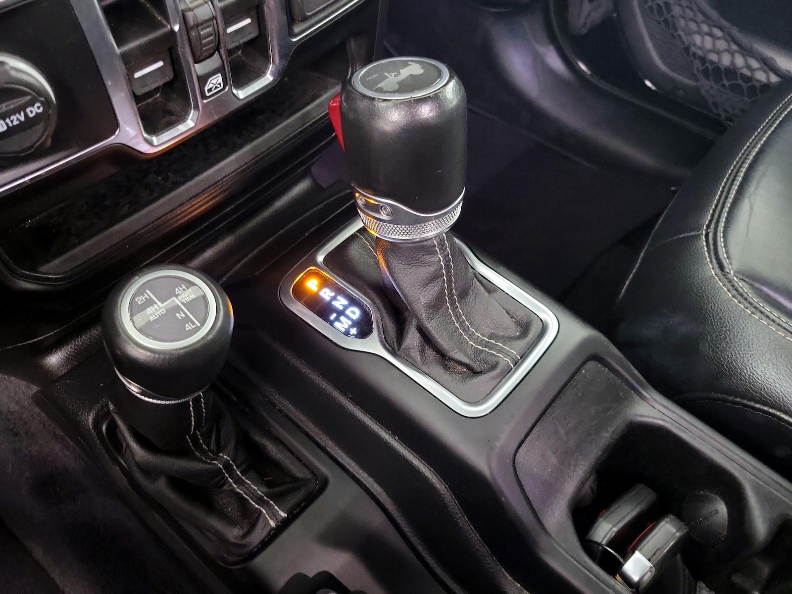 2022 Jeep Wrangler Unlimited Sahara 4XE - Photo 19