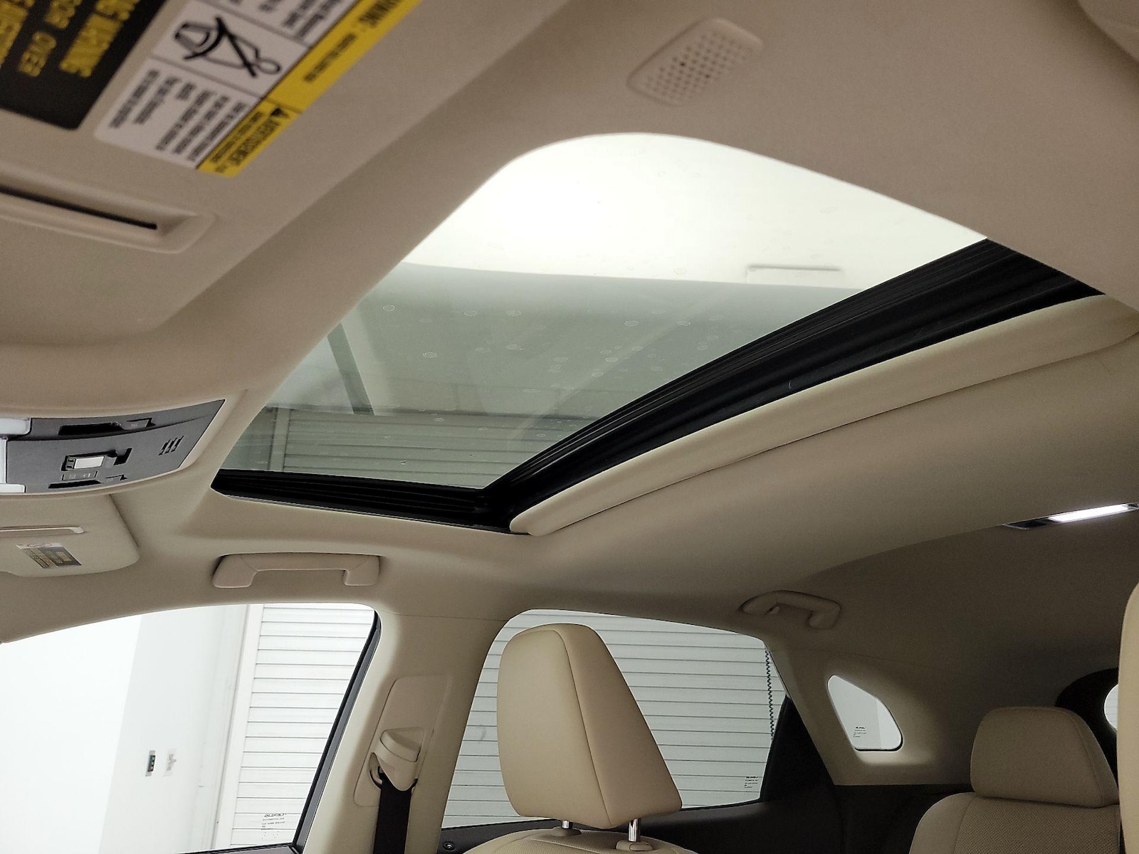 Sunroof(s) & Overhead Airbags