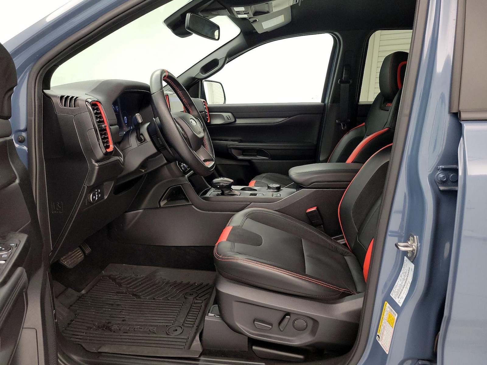 2025 Ford Ranger Raptor - Photo 12