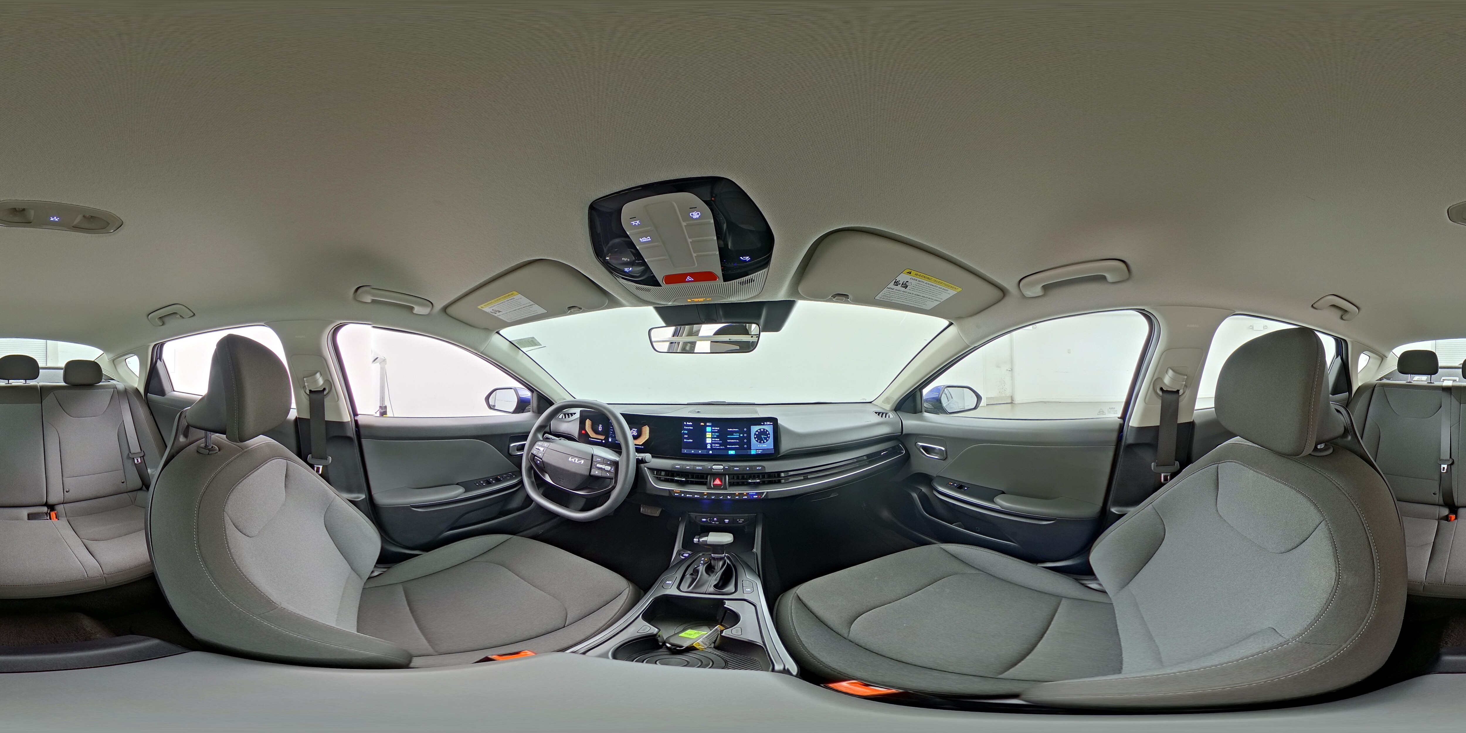 2025 Kia K4 LXS - Photo 24