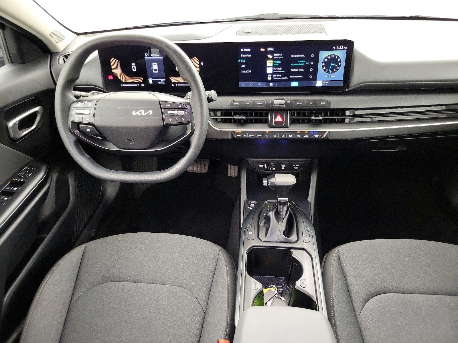 2025 Kia K4 LXS - Photo 10