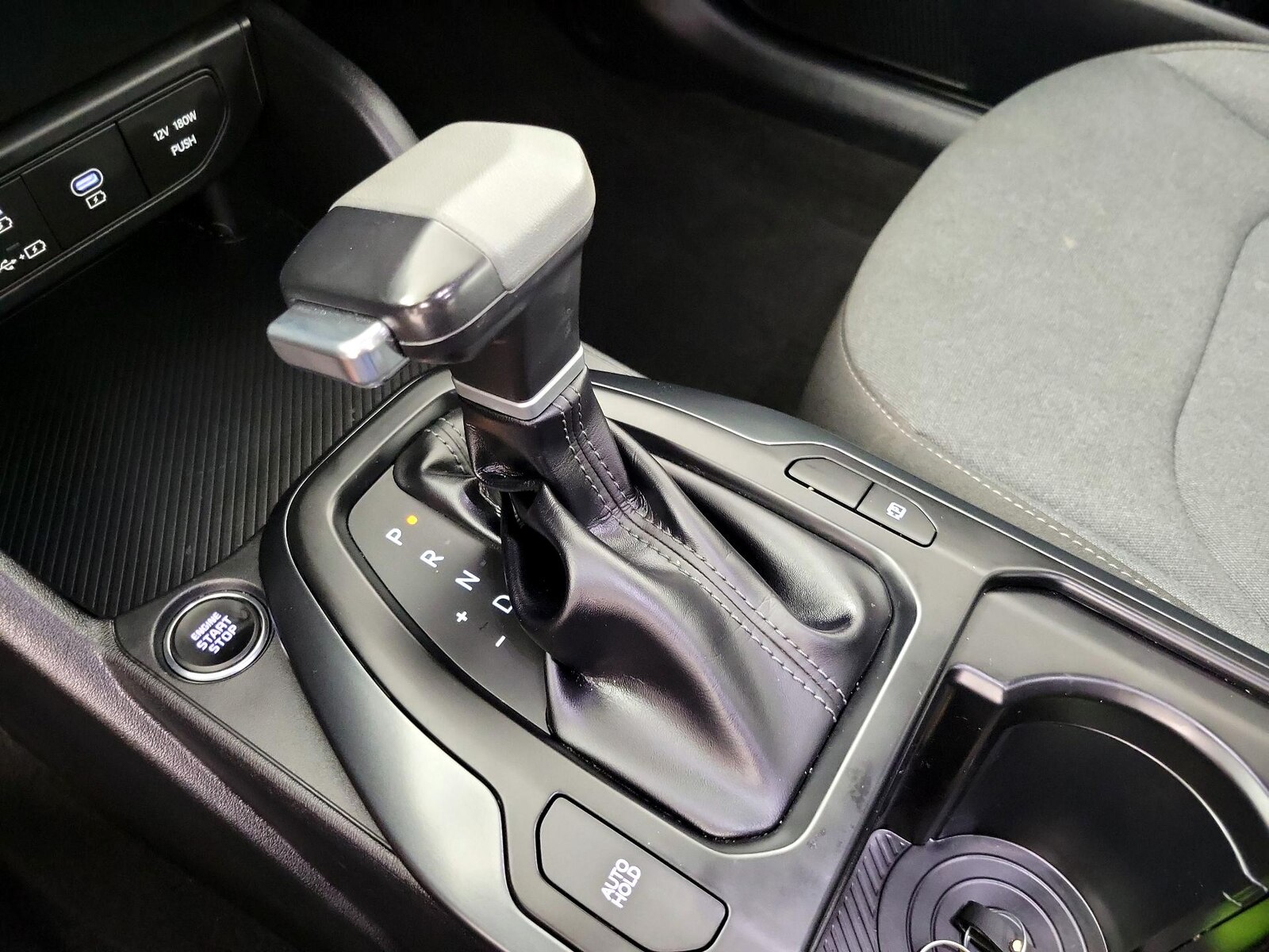 2025 Kia K4 LXS - Photo 18
