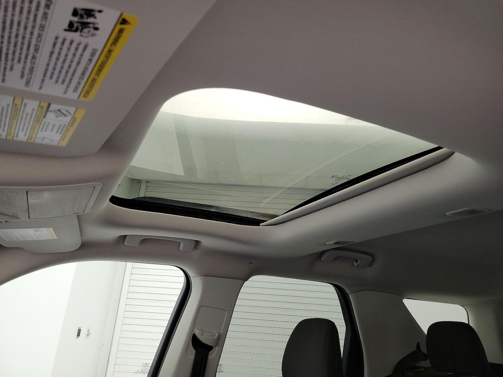 Sunroof(s) & Overhead Airbags