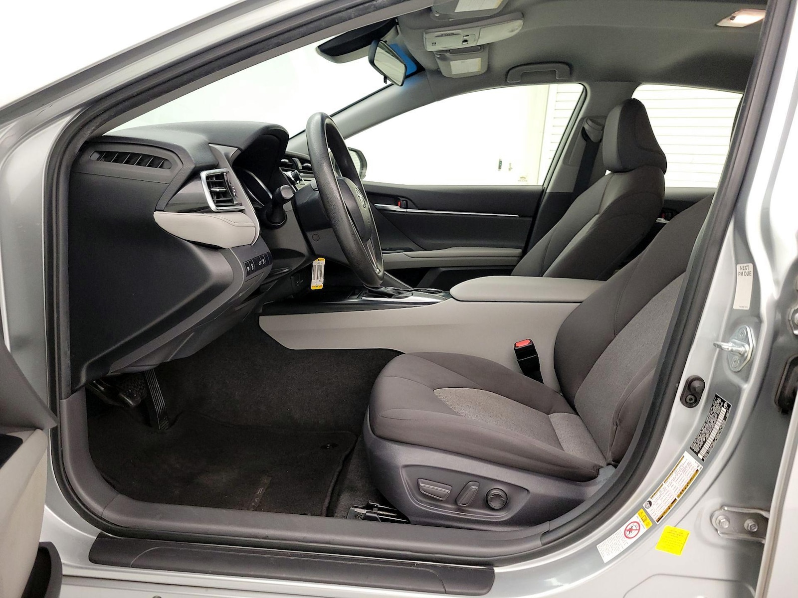 Power Seat(s) & Side Airbags
