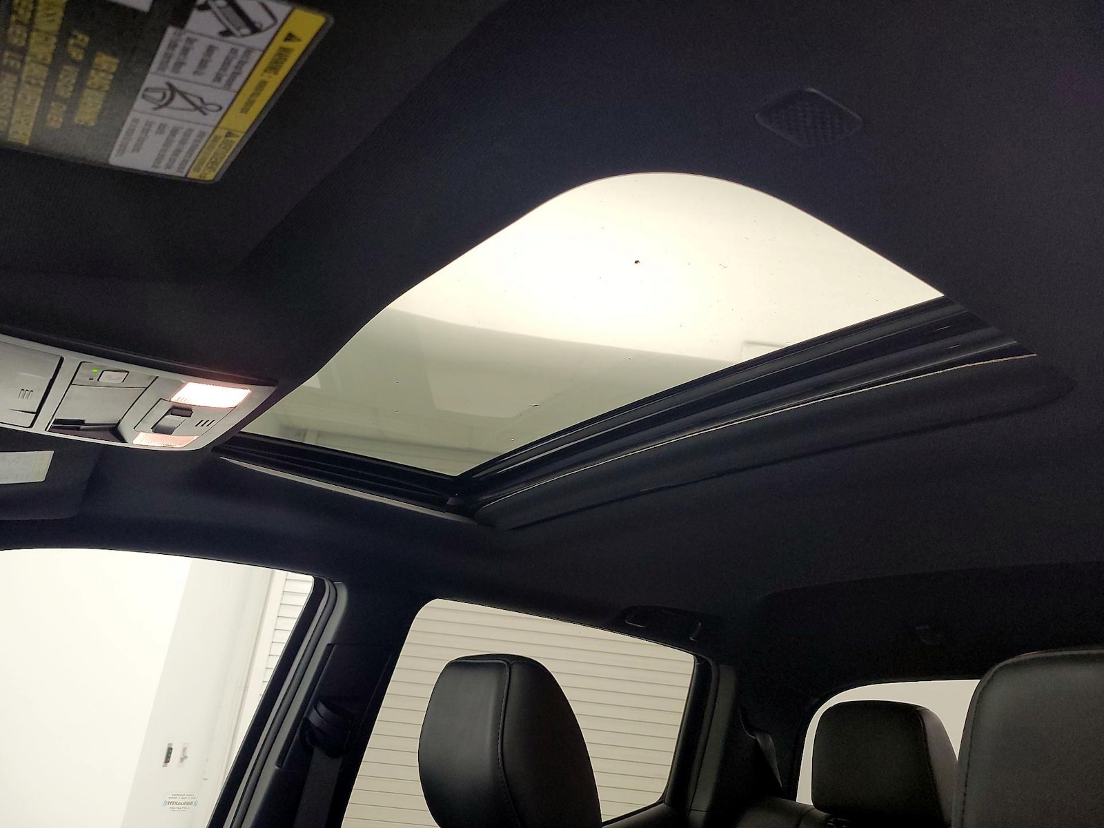 Sunroof(s) & Overhead Airbags