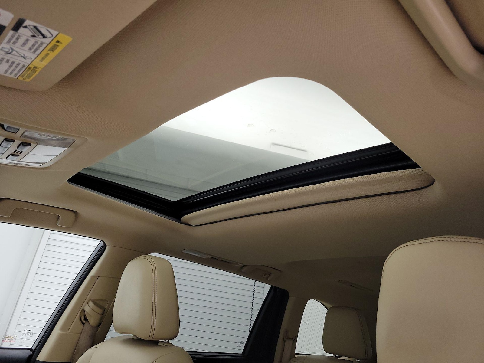 Sunroof(s) & Overhead Airbags