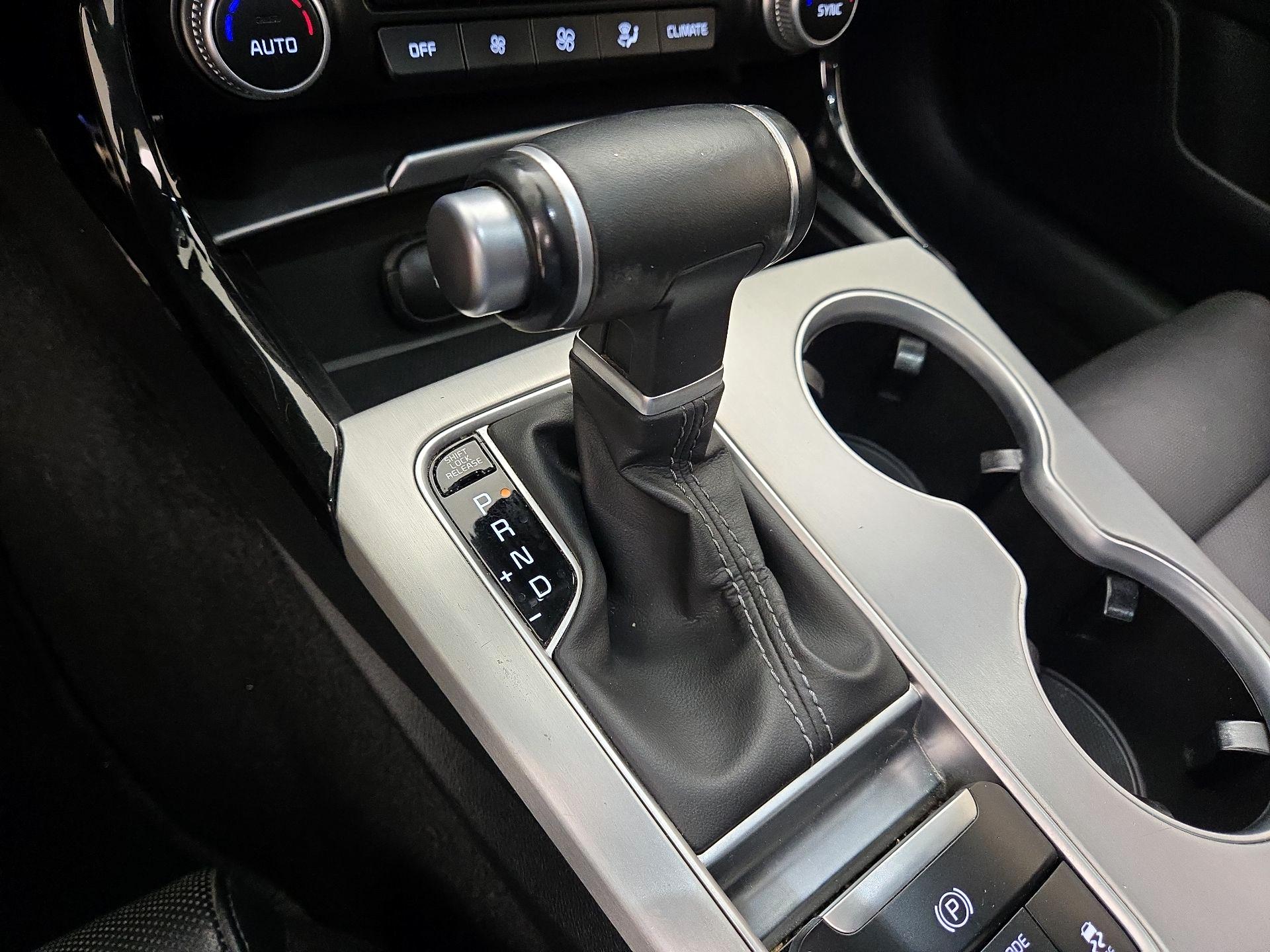 Thumbnail: 2018 Kia Stinger - 17