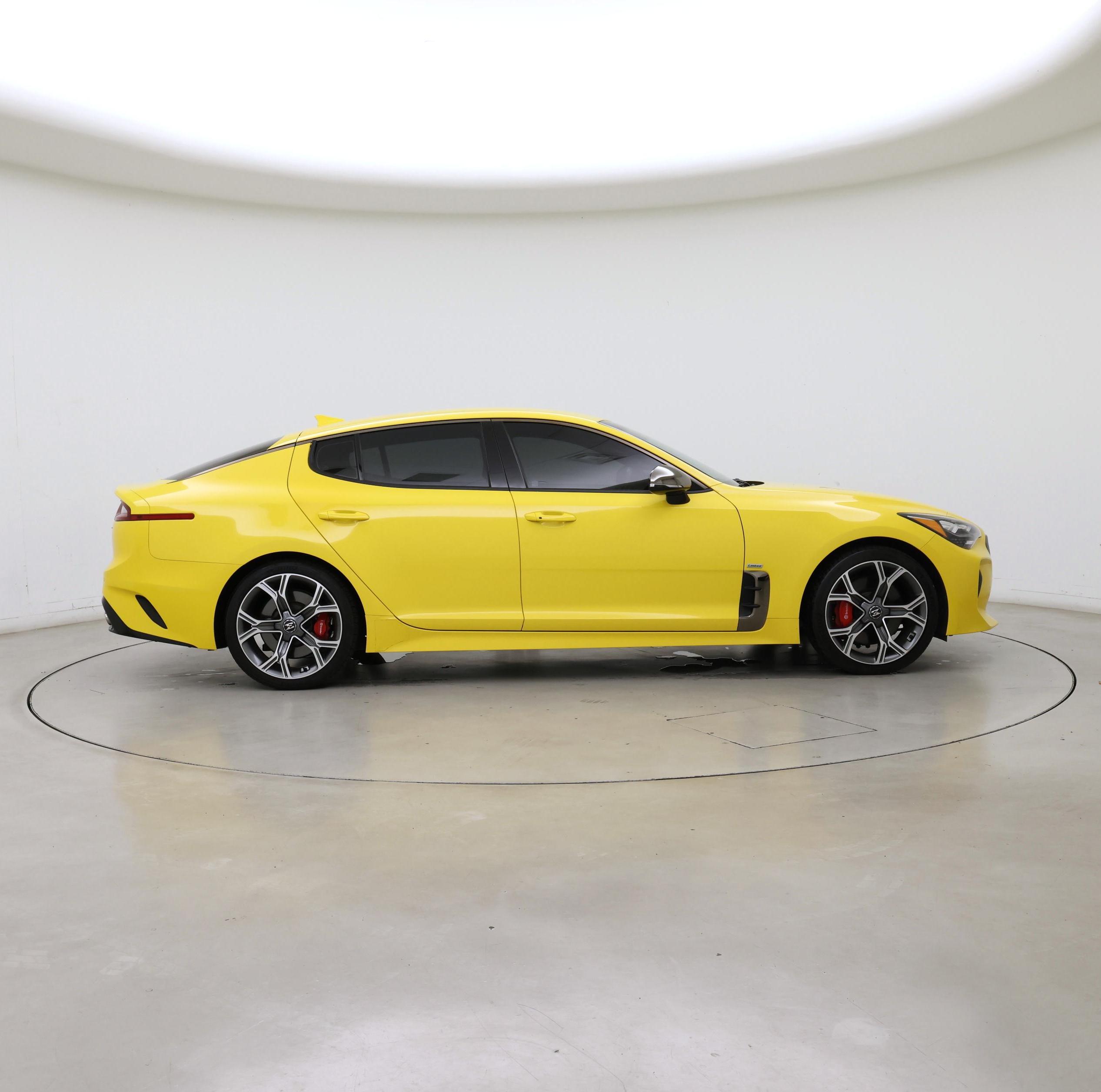 Thumbnail: 2018 Kia Stinger - 7
