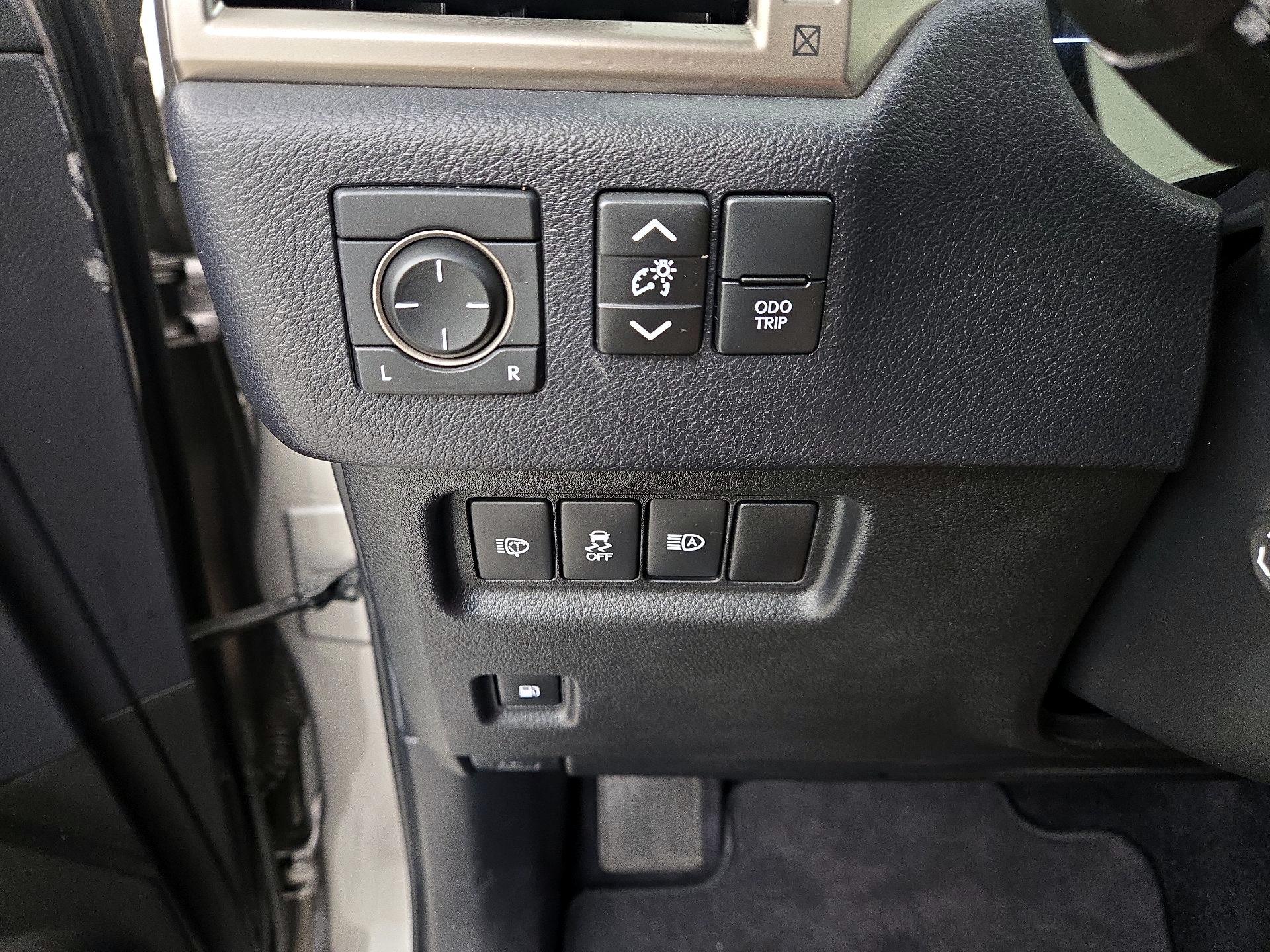 Thumbnail: 2020 Lexus GX - 13