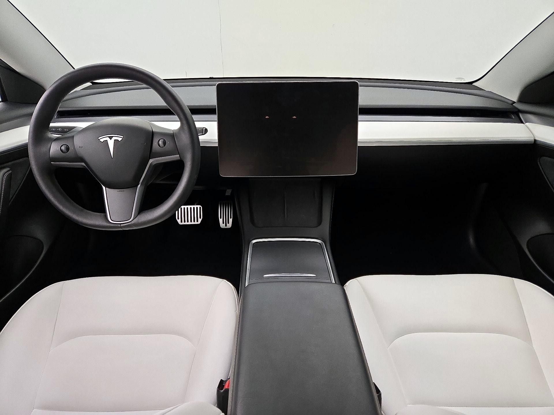 Thumbnail: 2023 Tesla Model 3 - 9