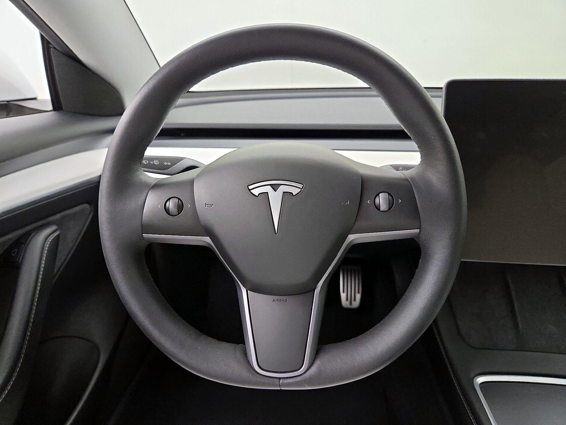 Thumbnail: 2023 Tesla Model 3 - 10