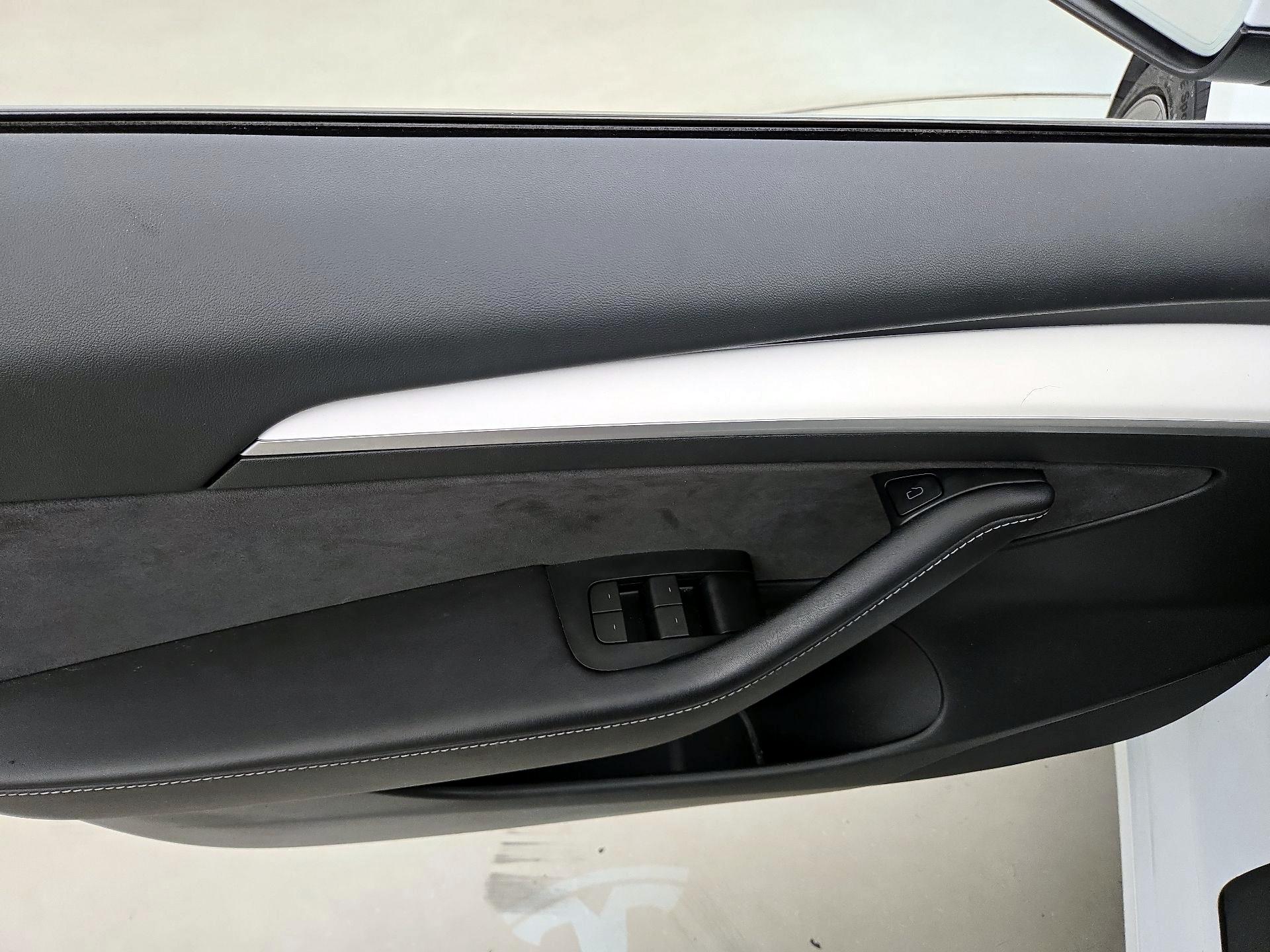 Thumbnail: 2023 Tesla Model 3 - 12