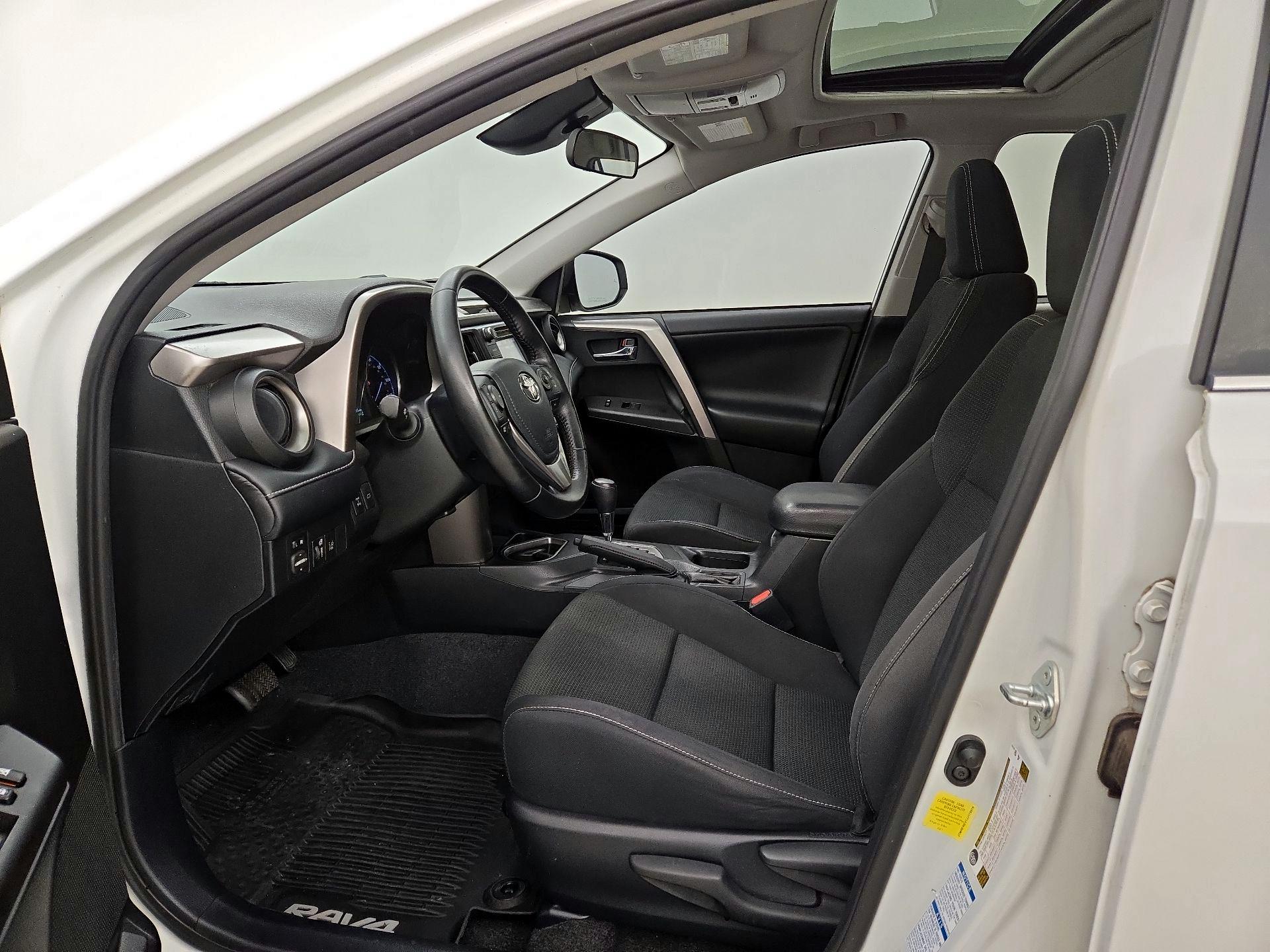 Thumbnail: 2018 Toyota RAV4 - 11