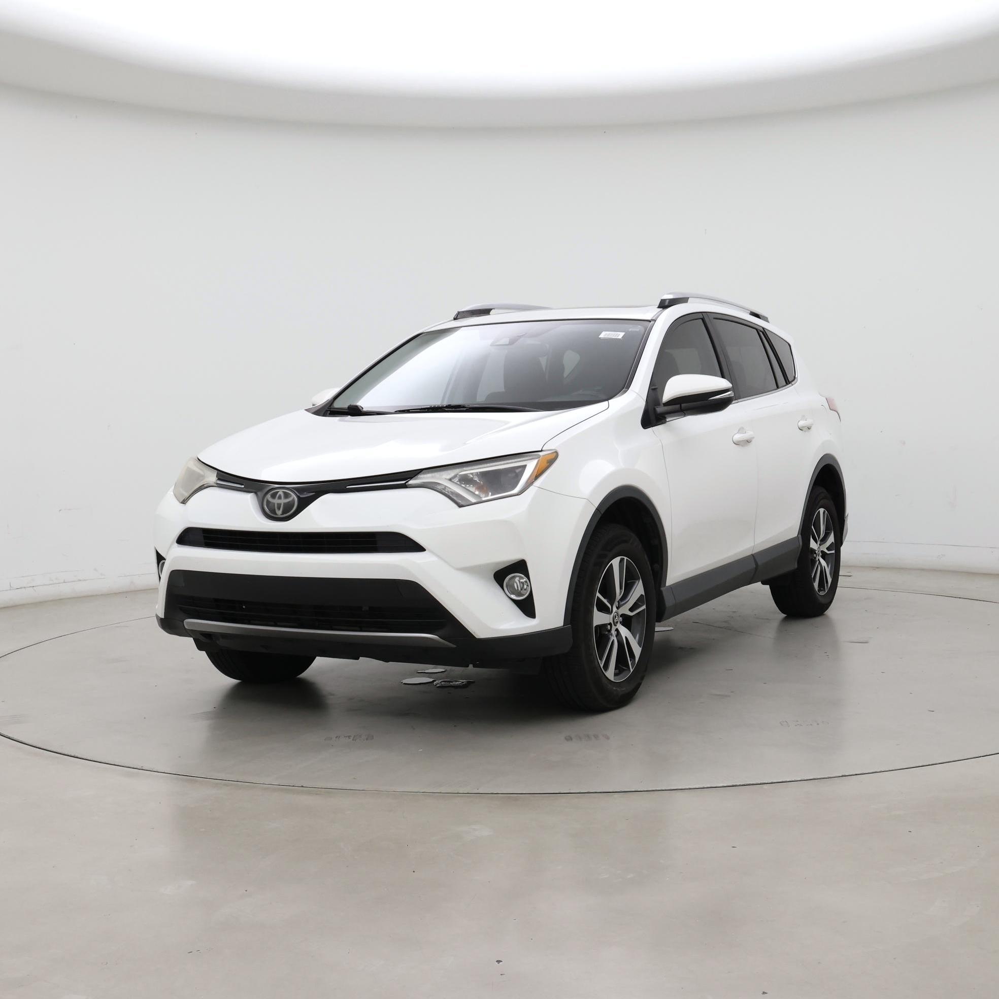 Thumbnail: 2018 Toyota RAV4 - 4