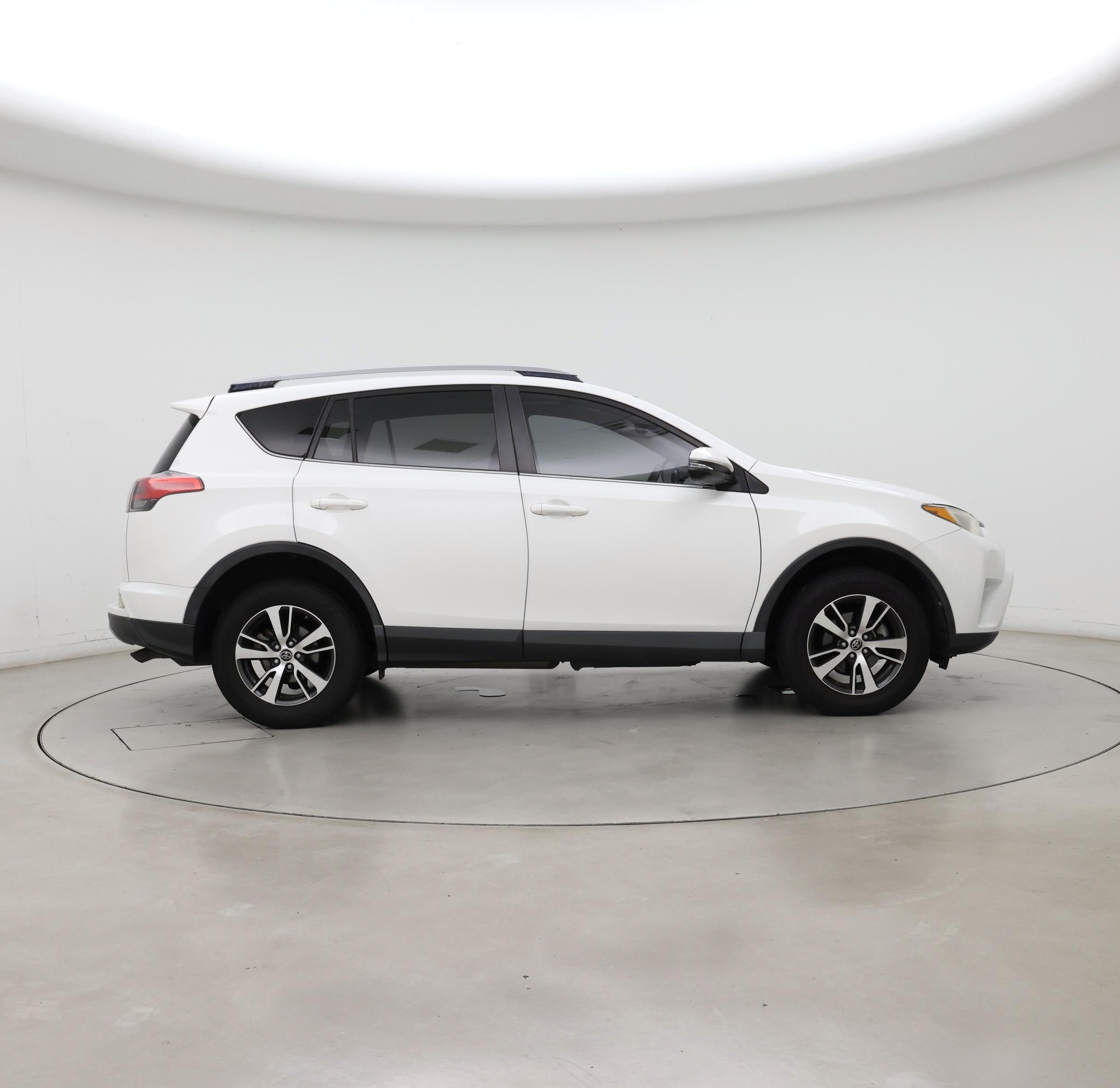 Thumbnail: 2018 Toyota RAV4 - 7