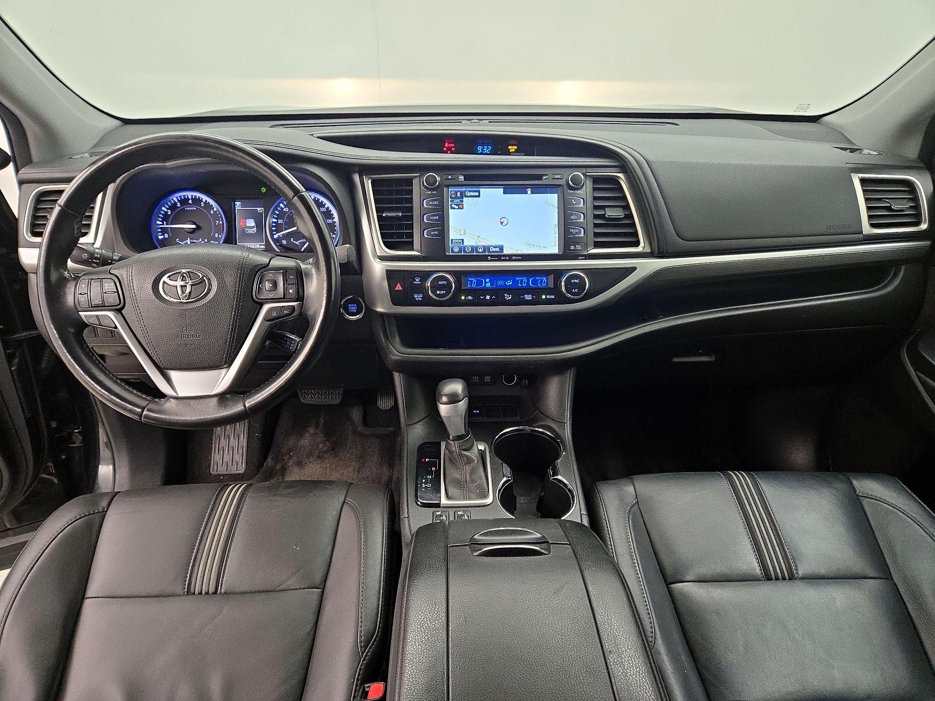 Thumbnail: 2017 Toyota Highlander - 9
