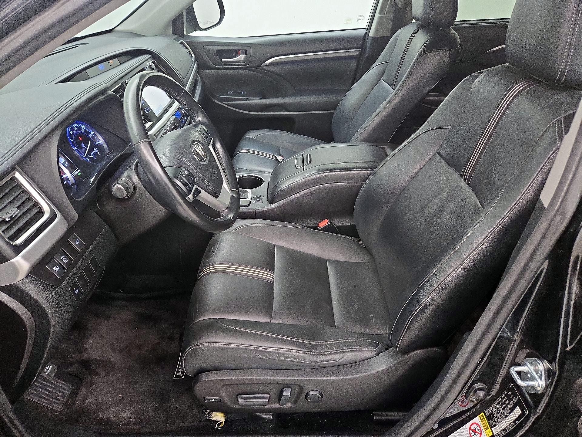 Thumbnail: 2017 Toyota Highlander - 11