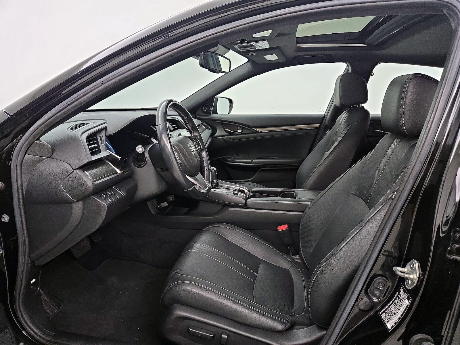 2018 Honda Civic Hatchback EX-L - Photo 12
