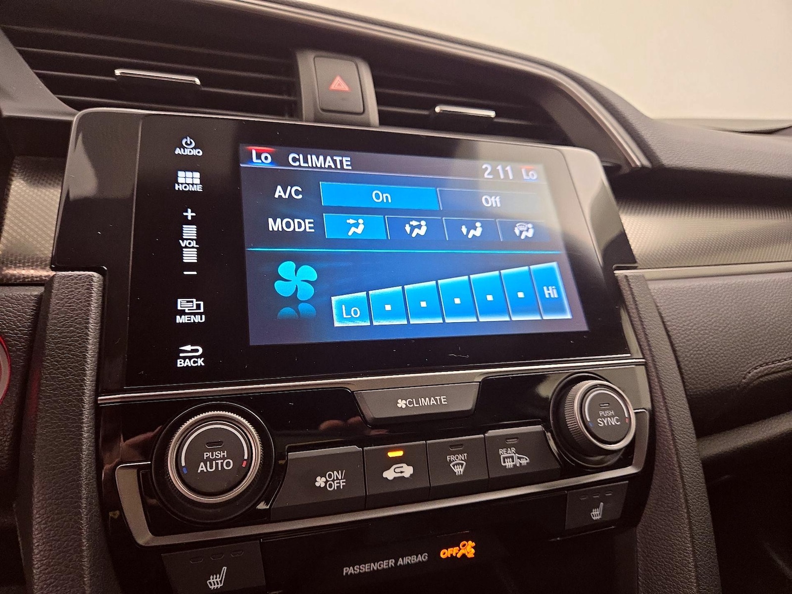 2018 Honda Civic Hatchback EX-L - Photo 17