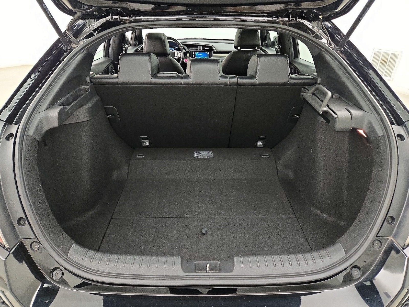 2018 Honda Civic Hatchback EX-L - Photo 22