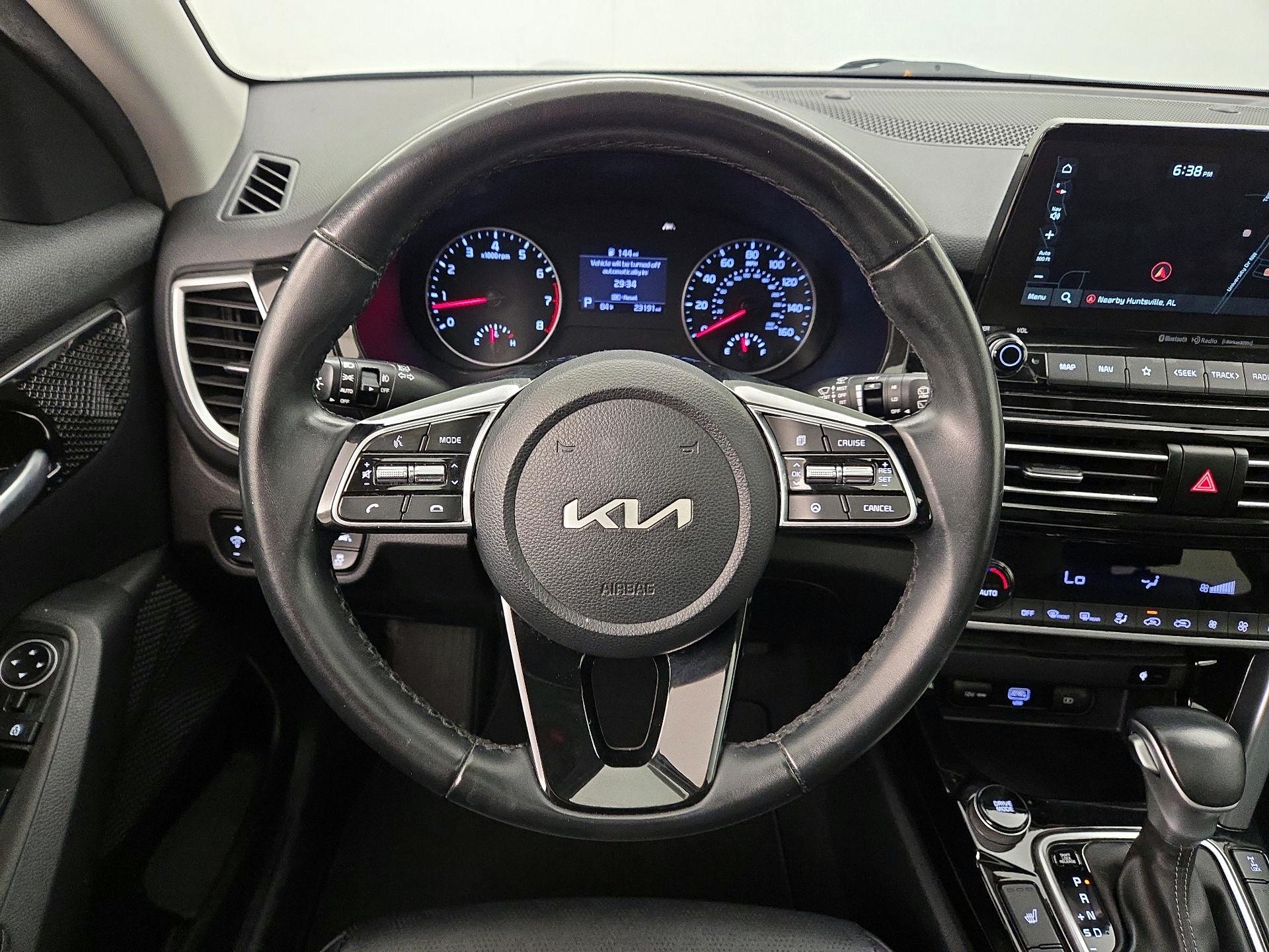 Thumbnail: 2023 Kia Seltos - 10