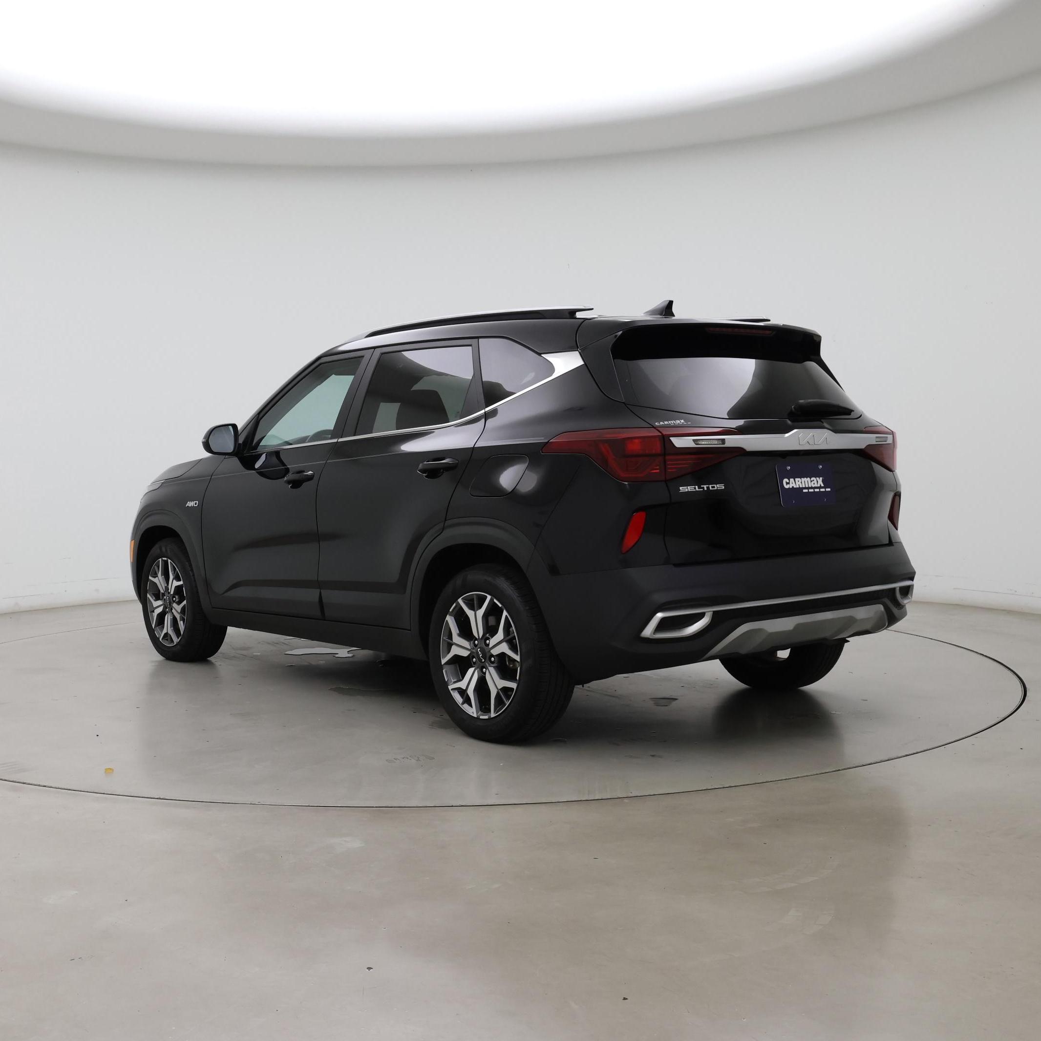 Thumbnail: 2023 Kia Seltos - 2