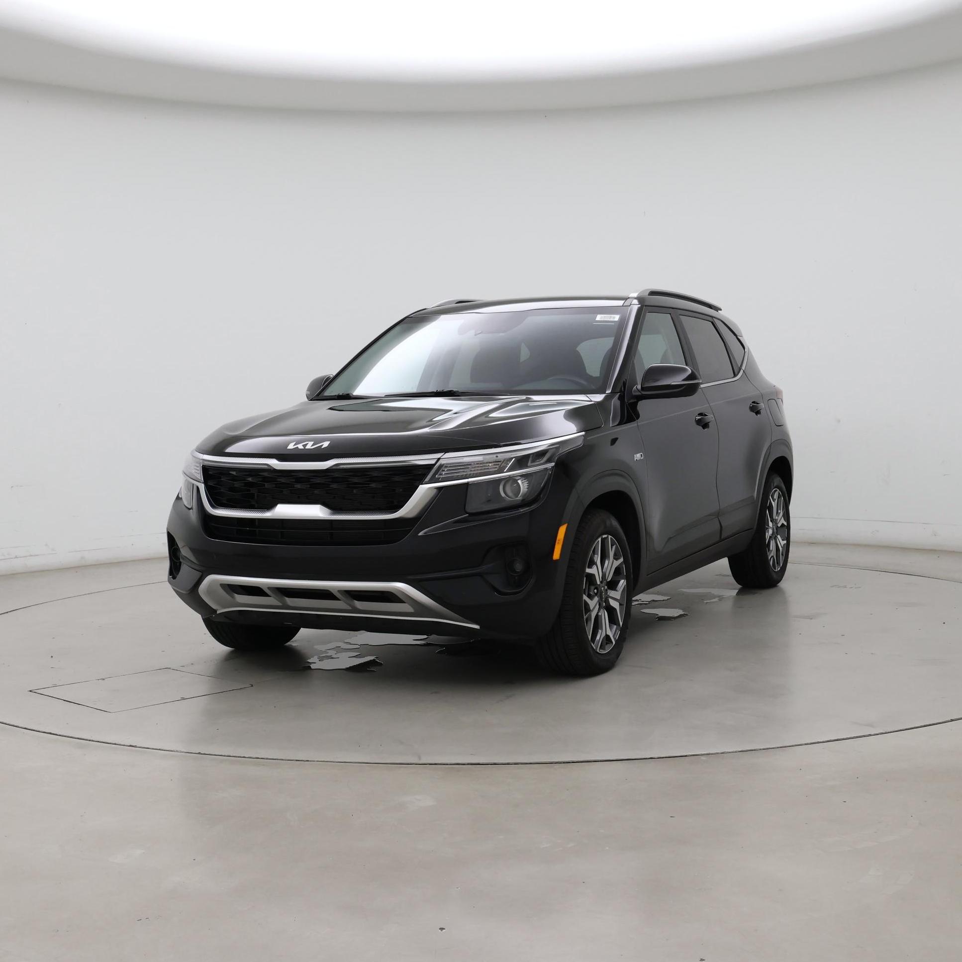 Thumbnail: 2023 Kia Seltos - 4