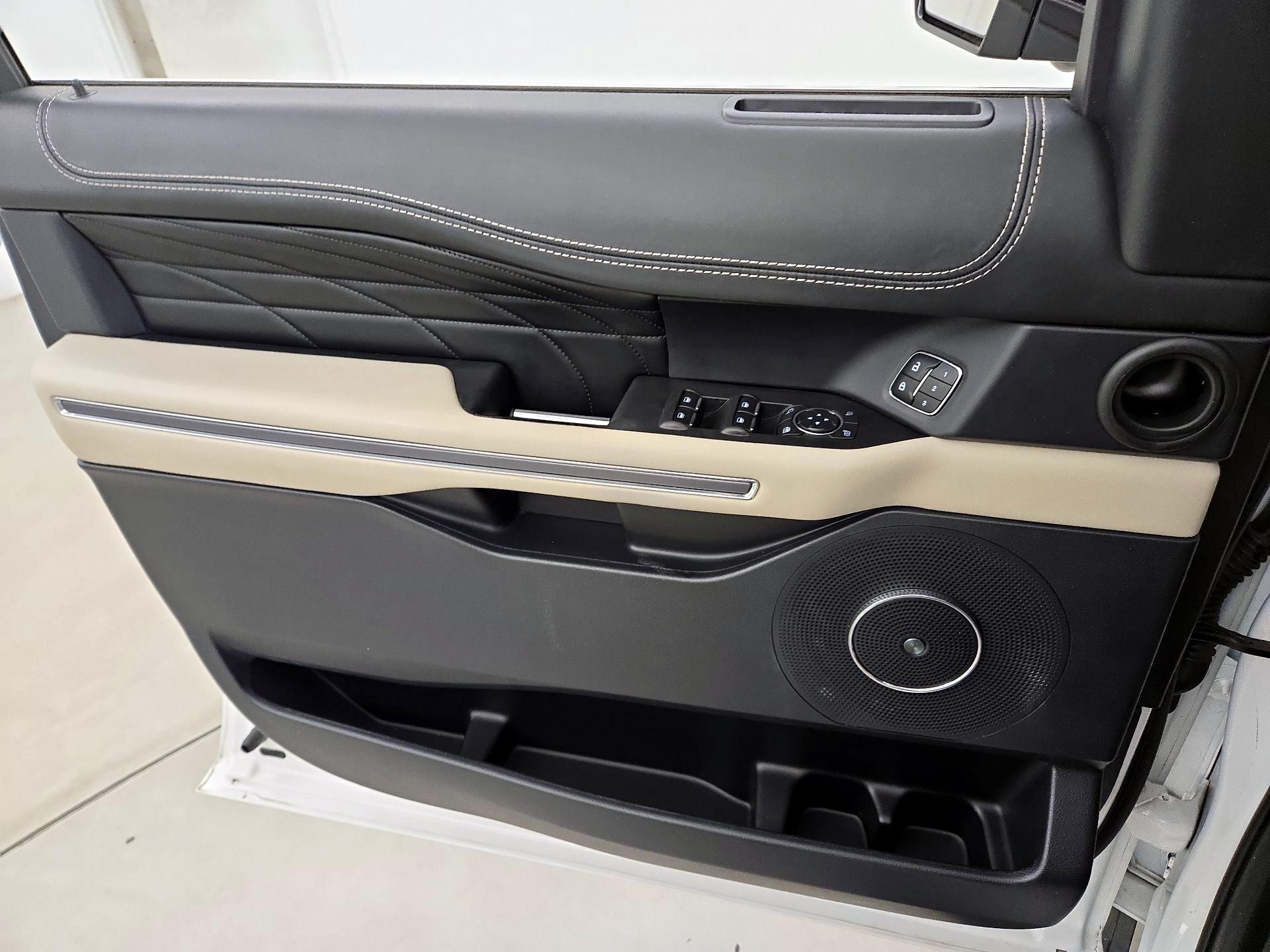 Thumbnail: 2020 Ford Expedition - 12
