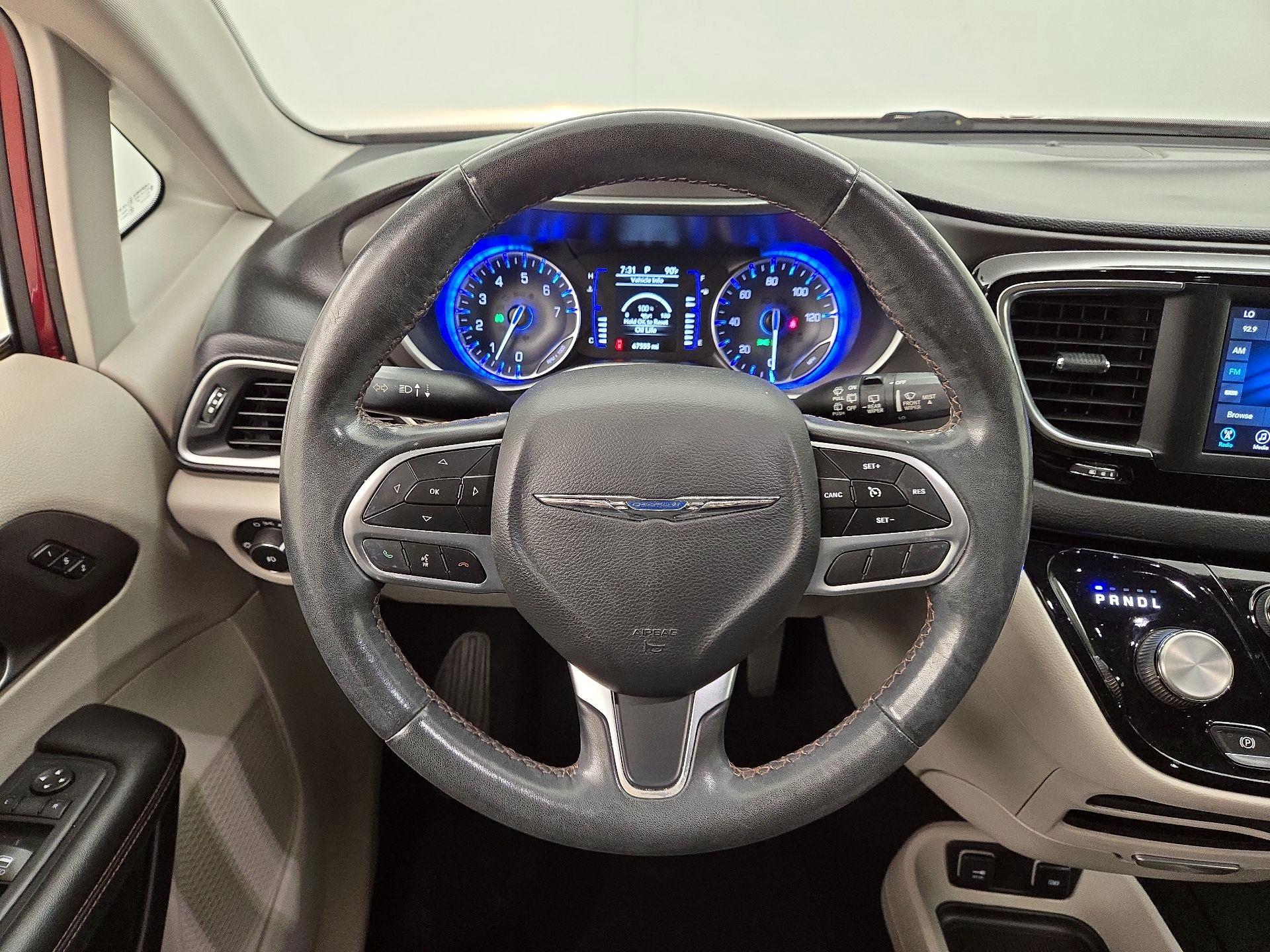 Thumbnail: 2020 Chrysler Pacifica - 10