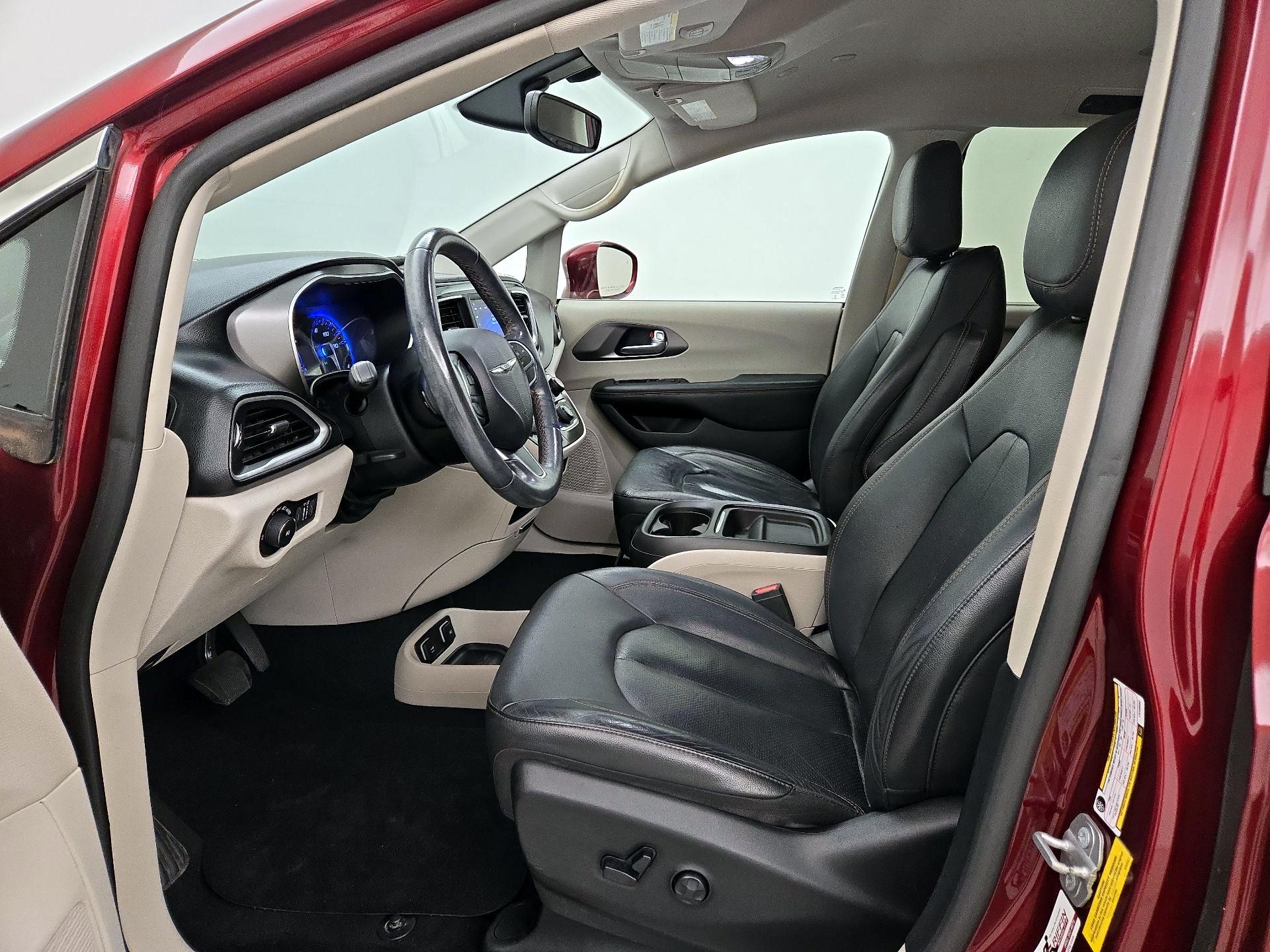 Thumbnail: 2020 Chrysler Pacifica - 11
