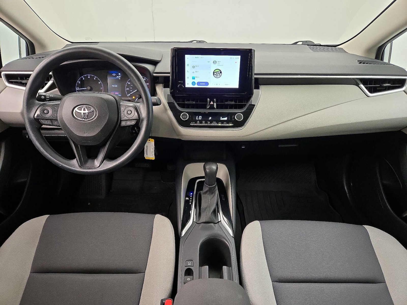 2023 Toyota Corolla LE - Photo 10