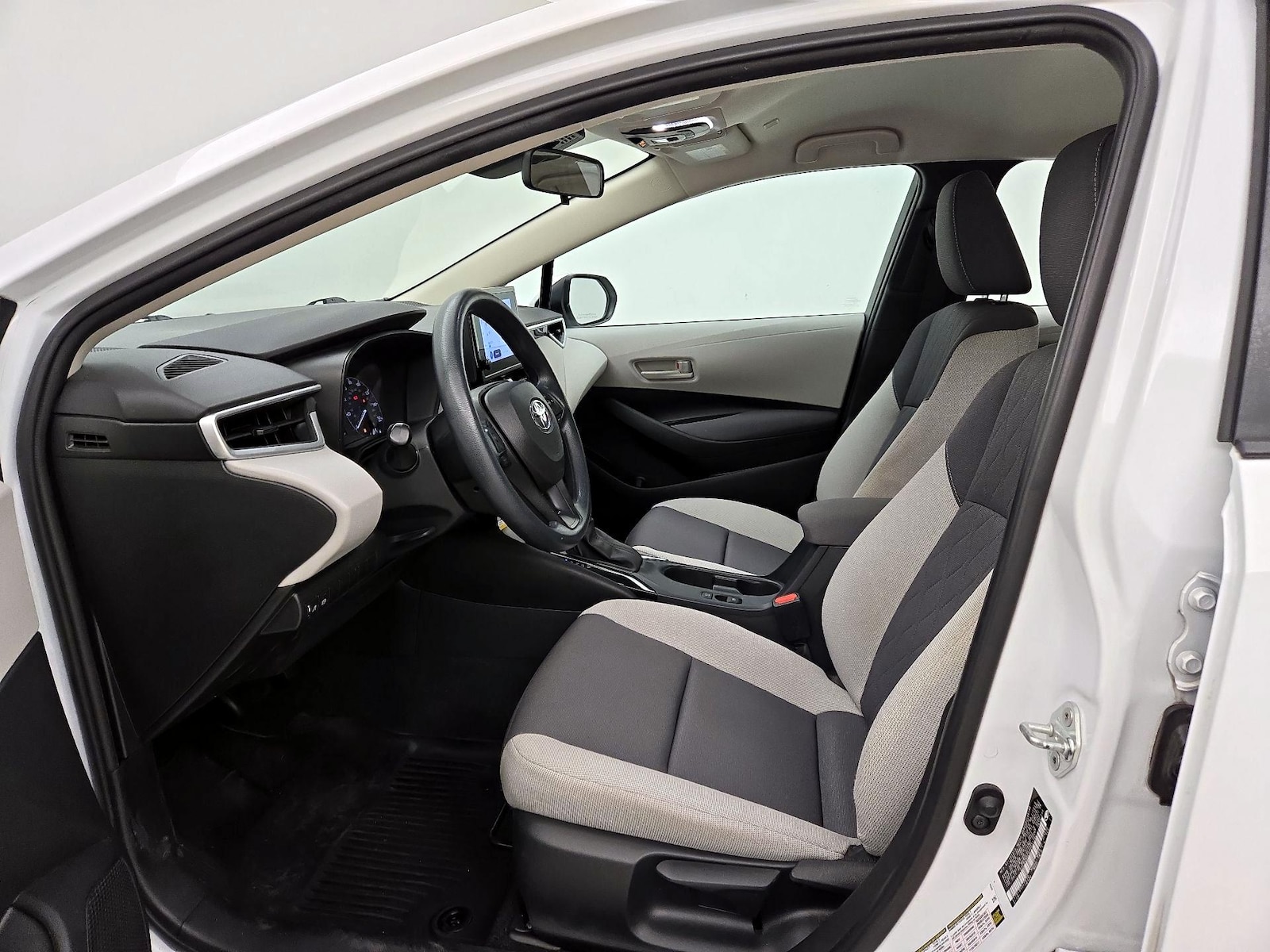 2023 Toyota Corolla LE - Photo 12