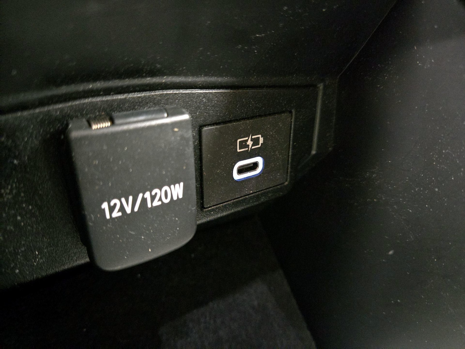 2023 Toyota Corolla LE - Photo 19