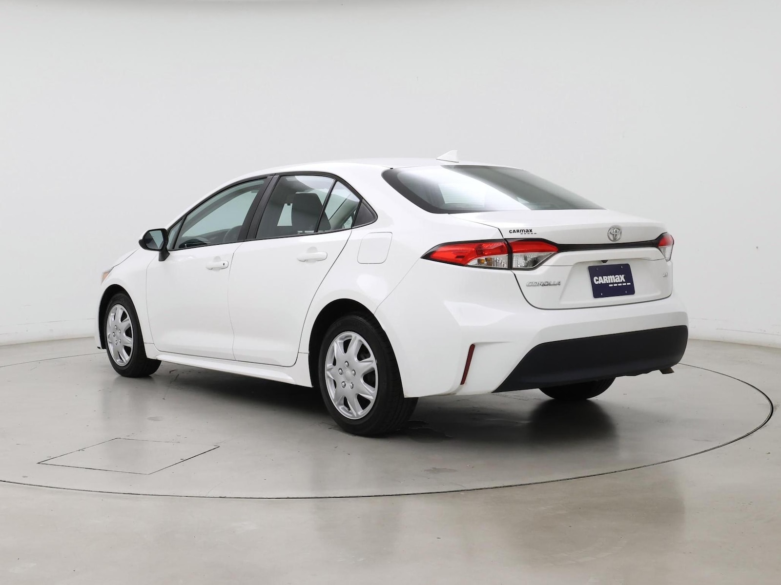 2023 Toyota Corolla LE - Photo 3