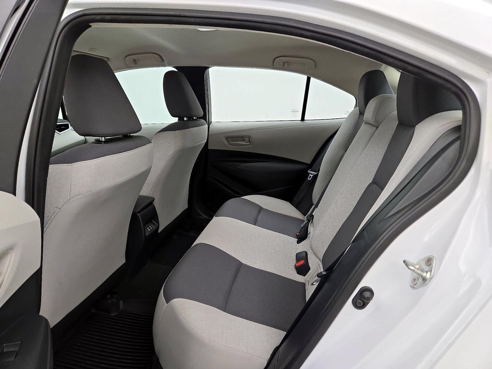 2023 Toyota Corolla LE - Photo 20