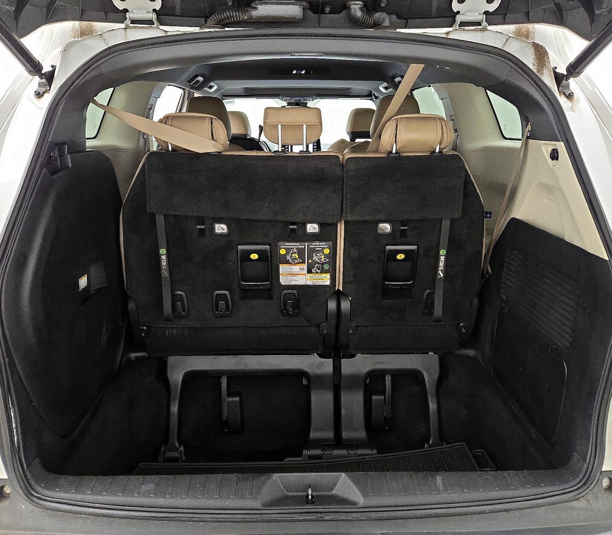 Trunk/Cargo (Seats Up)