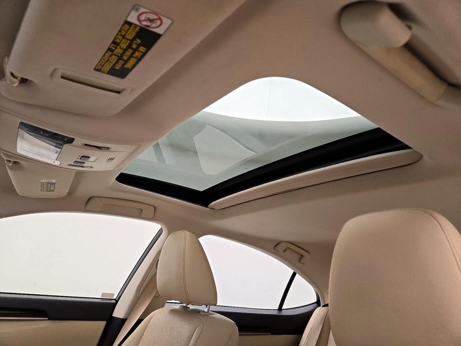 Sunroof(s) & Overhead Airbags