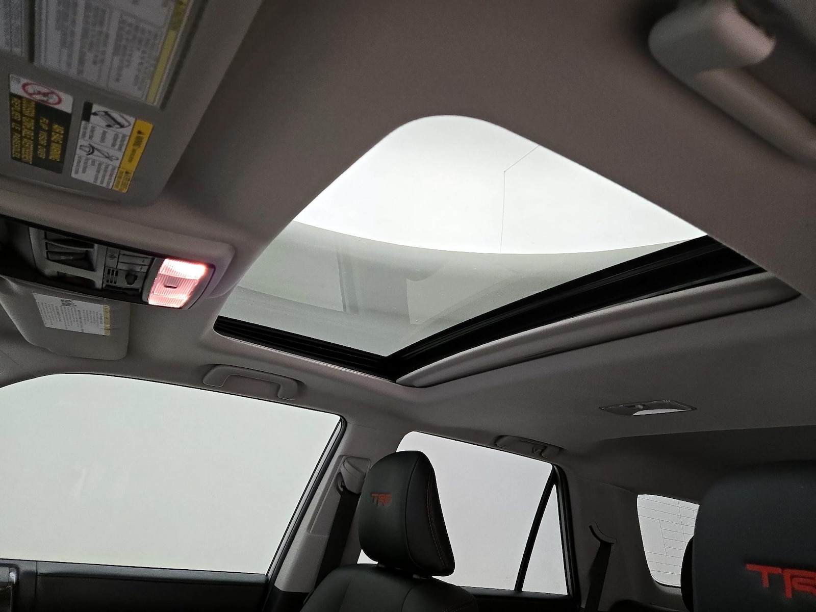 Sunroof(s) & Overhead Airbags