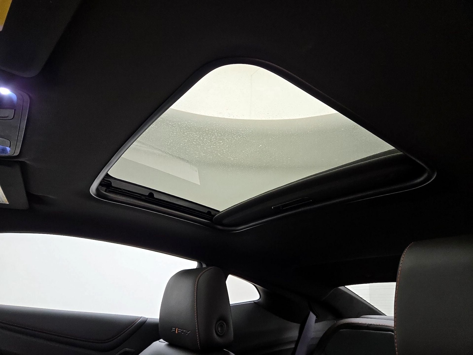 Sunroof(s) & Overhead Airbags
