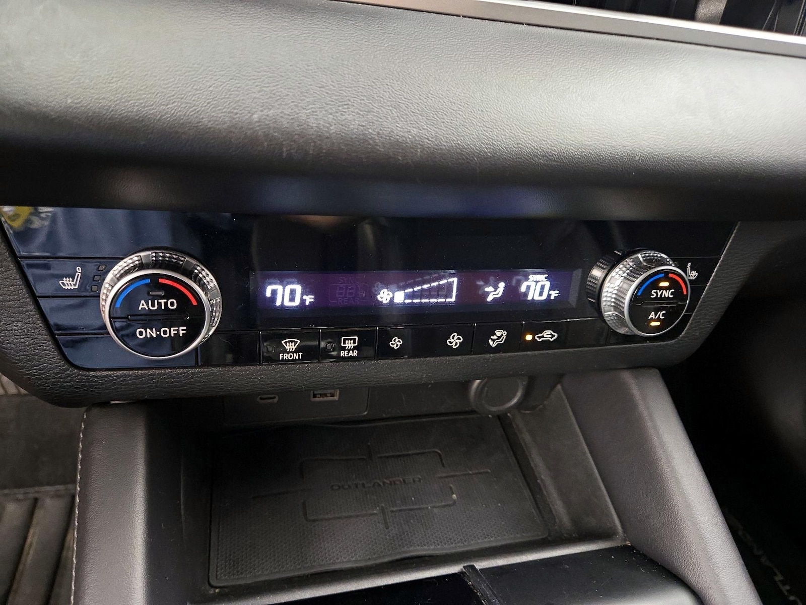 2023 Mitsubishi Outlander SE - Photo 18