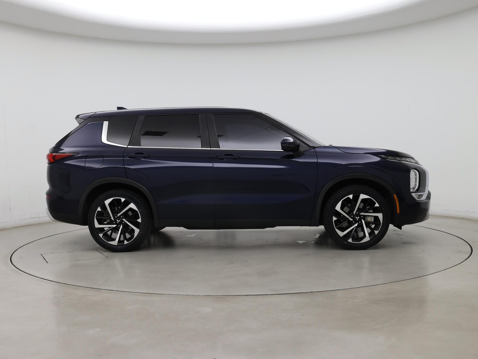 2023 Mitsubishi Outlander SE - Photo 8