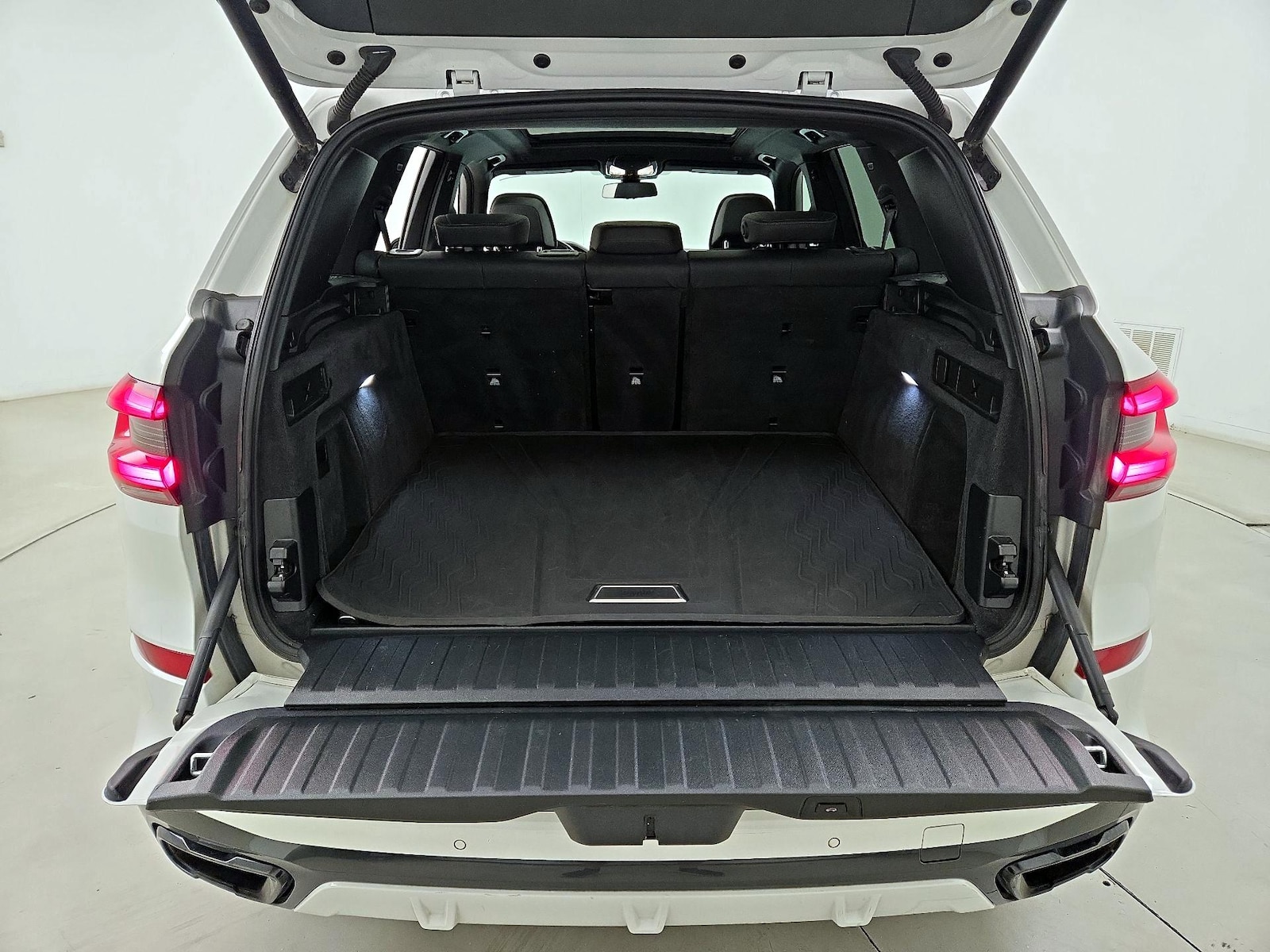 2022 BMW X5 M50i - Photo 23