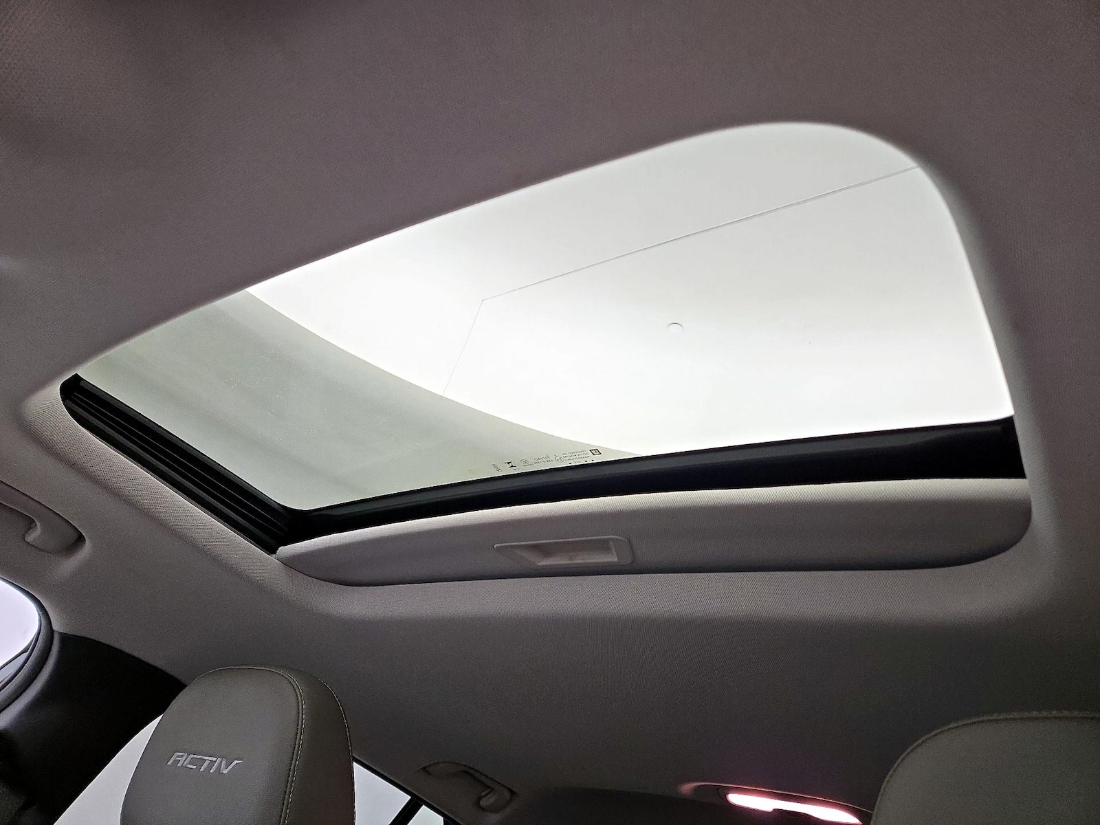 Sunroof(s) & Overhead Airbags