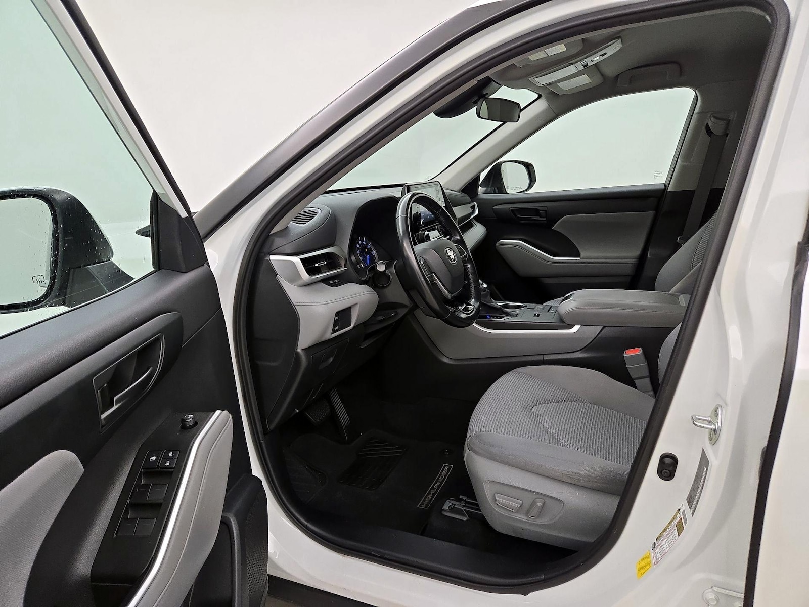 Power Seat(s) & Side Airbags